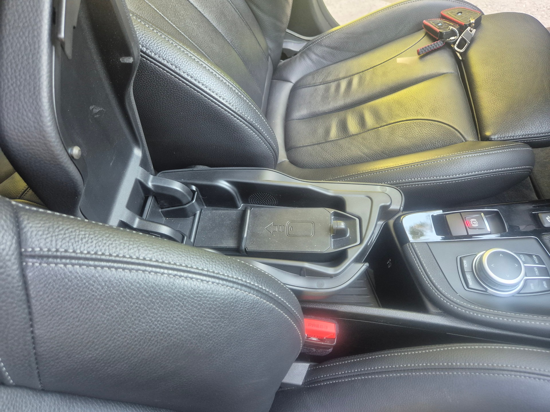 BMW X1 25ixDrive SAG-image-4