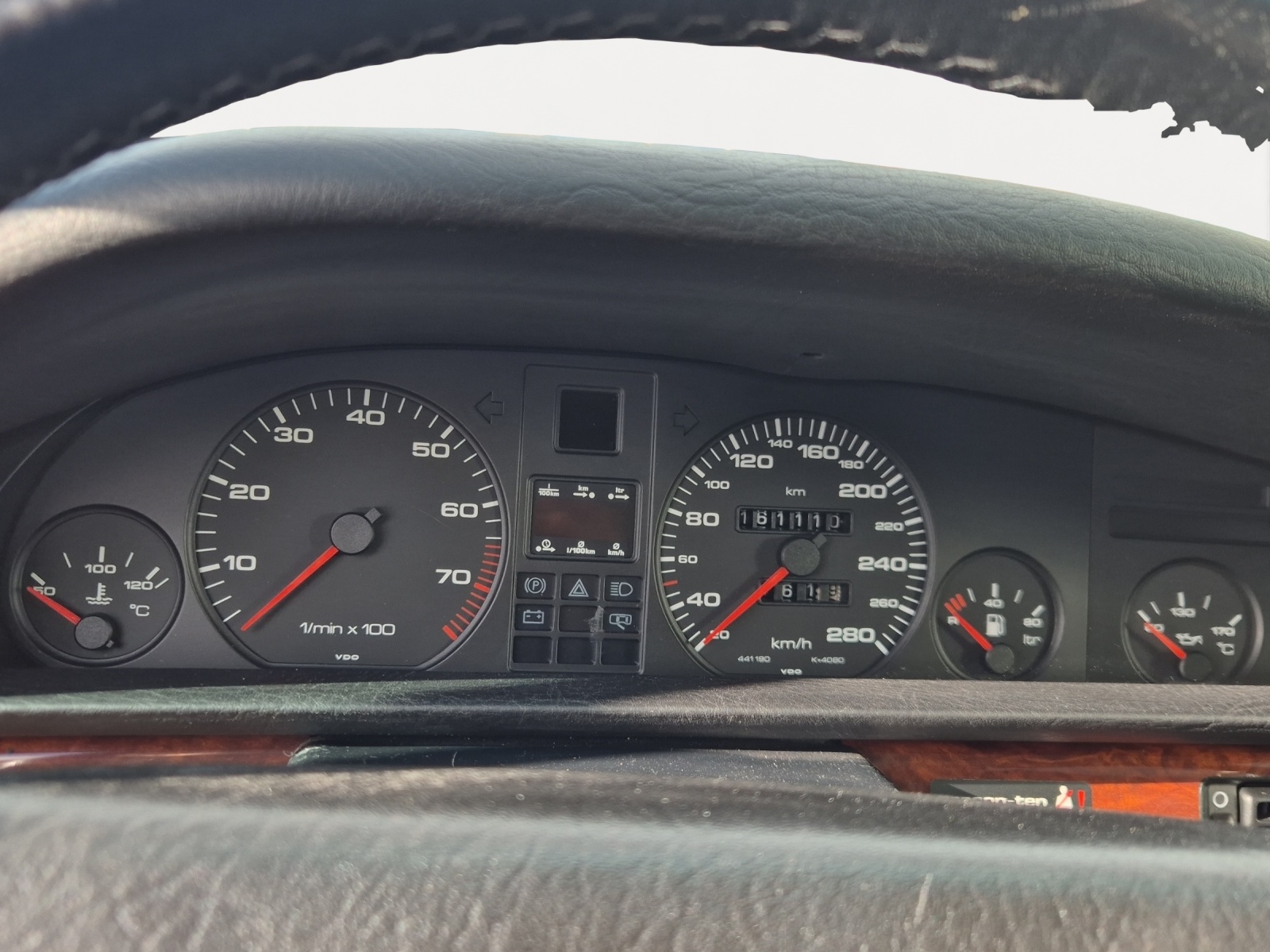 AUDI V8 3.6 quattro-image-9