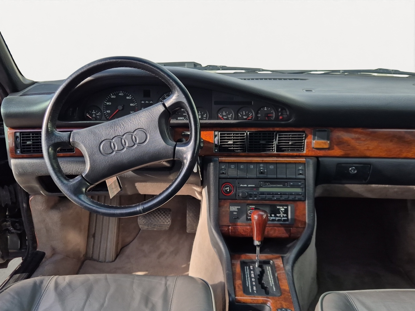 AUDI V8 3.6 quattro-image-11