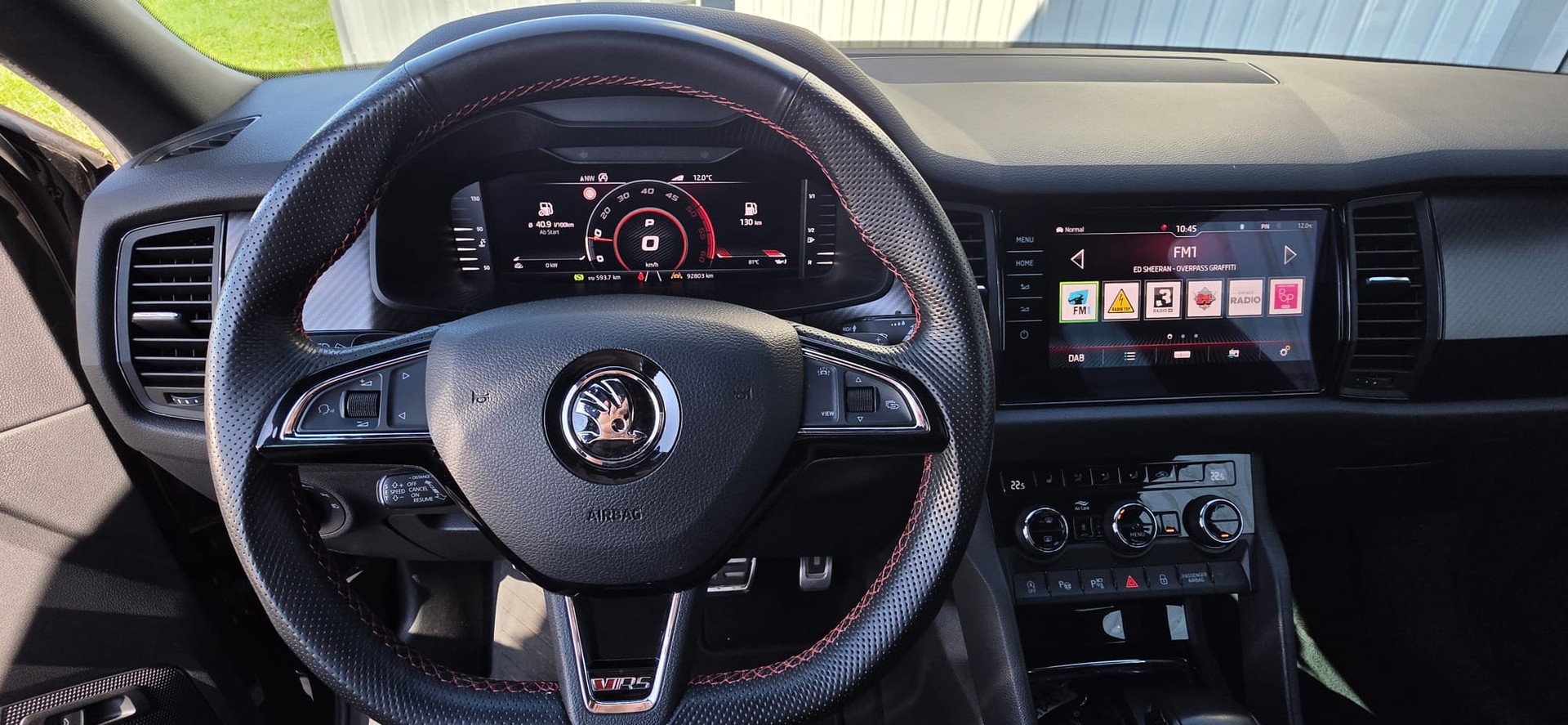 SKODA Kodiaq 2.0 Bi-TDI SCR RS 4x4 DSG-image-12