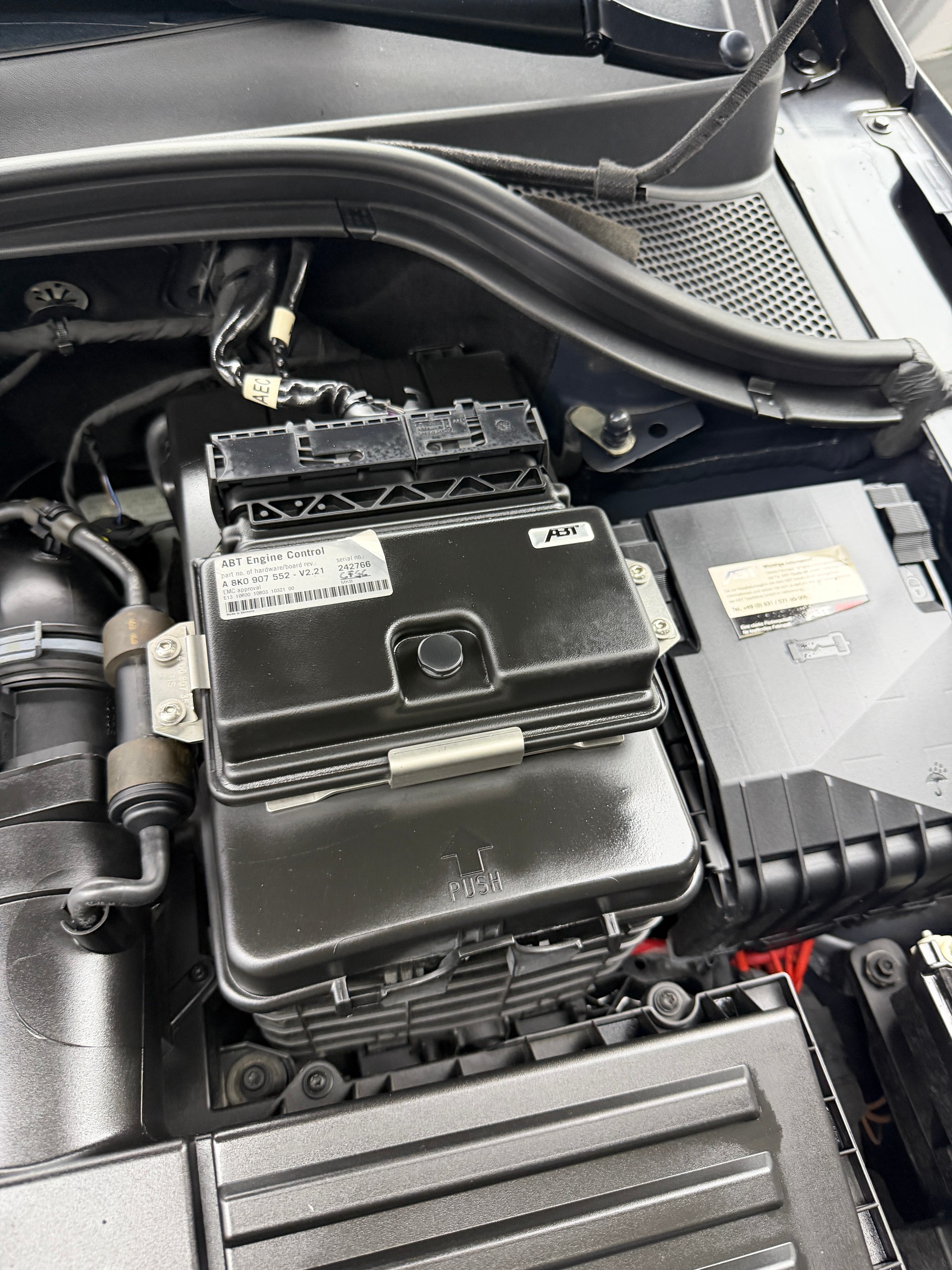 VW Tiguan 2.0 TDI BMT CUP ABT 205PS 4Motion DSG / RF-Kamera / Navi / PDC / DAB / AHK-Schwenkbar /-image-16