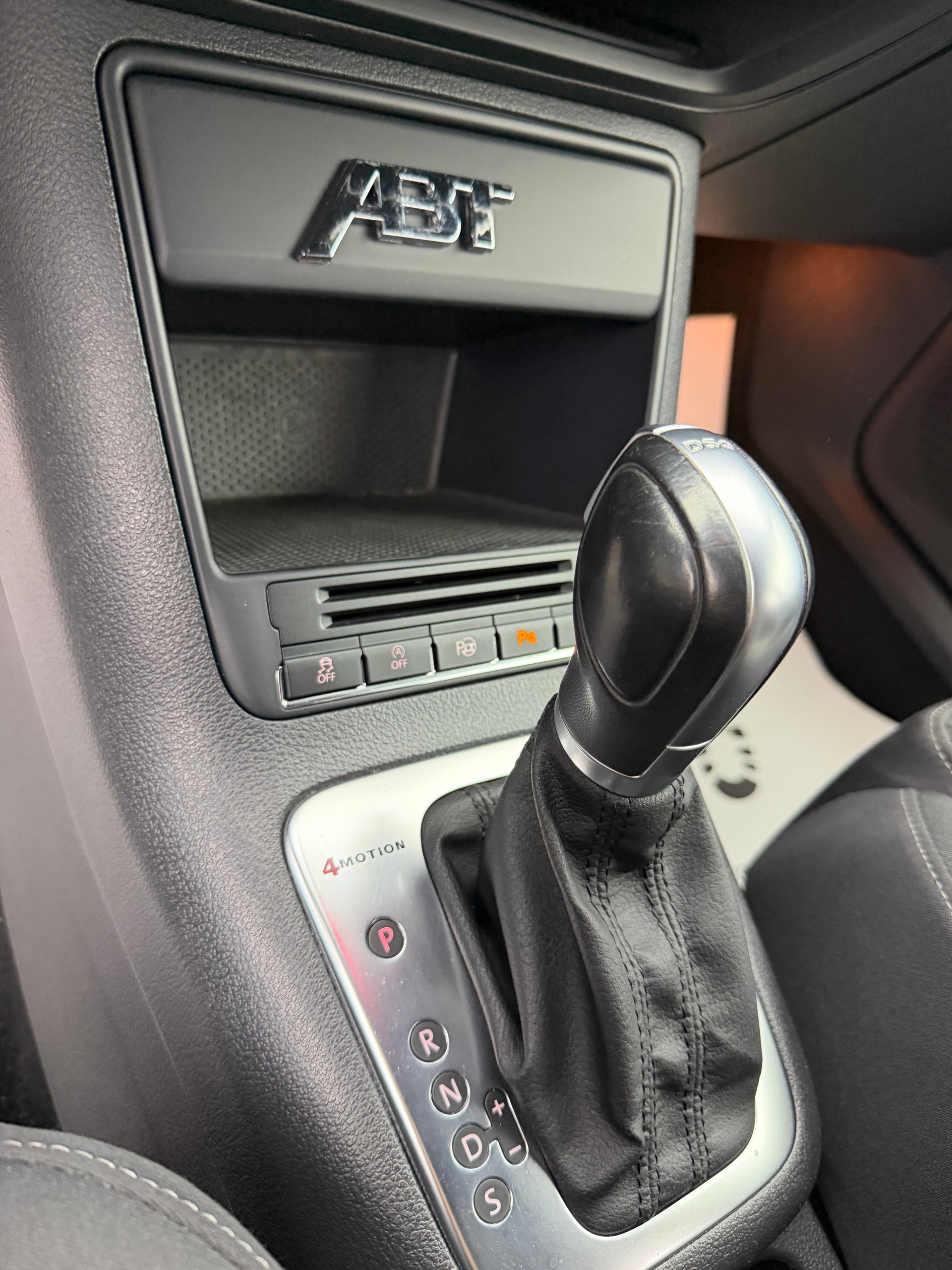 VW Tiguan 2.0 TDI BMT CUP ABT 205PS 4Motion DSG / RF-Kamera / Navi / PDC / DAB / AHK-Schwenkbar /-image-14