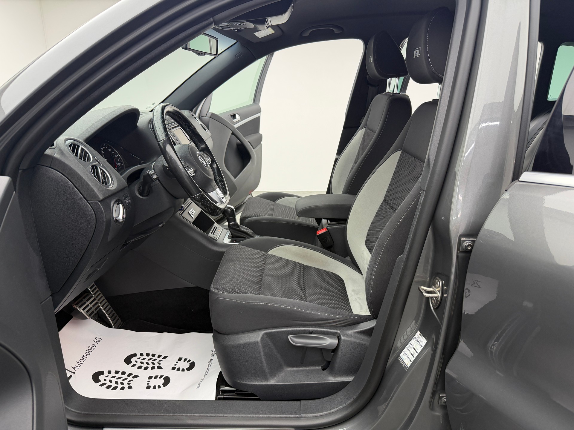 VW Tiguan 2.0 TDI BMT CUP ABT 205PS 4Motion DSG / RF-Kamera / Navi / PDC / DAB / AHK-Schwenkbar /-image-5