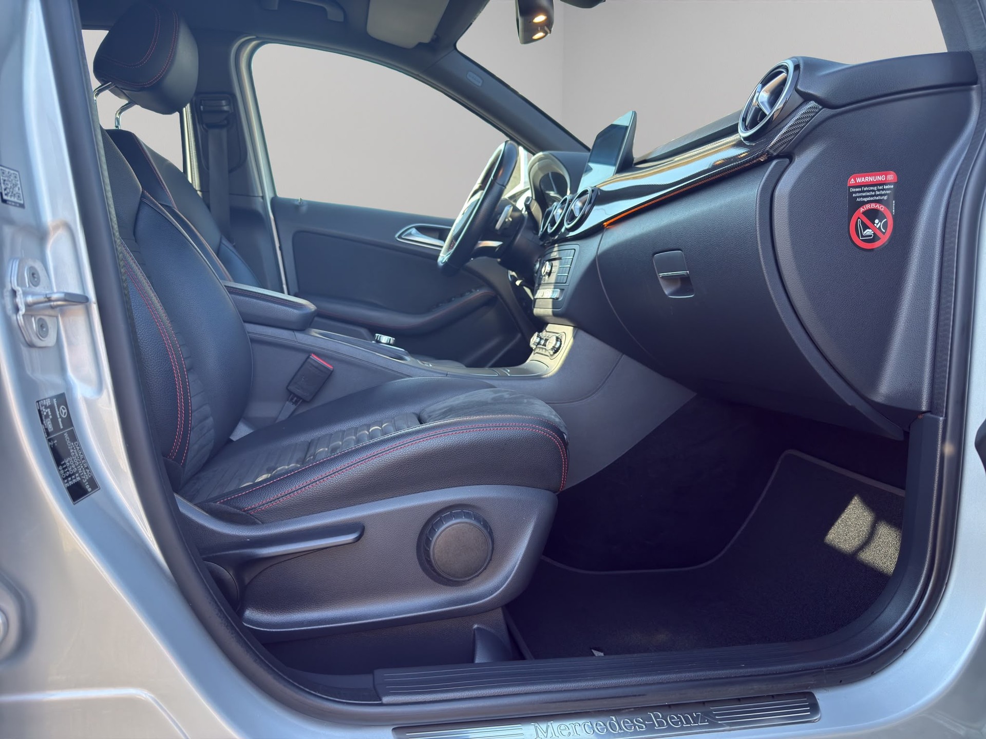 MERCEDES-BENZ B 220 CDI Swiss Star Edition AMG Line 4Matic-image-9