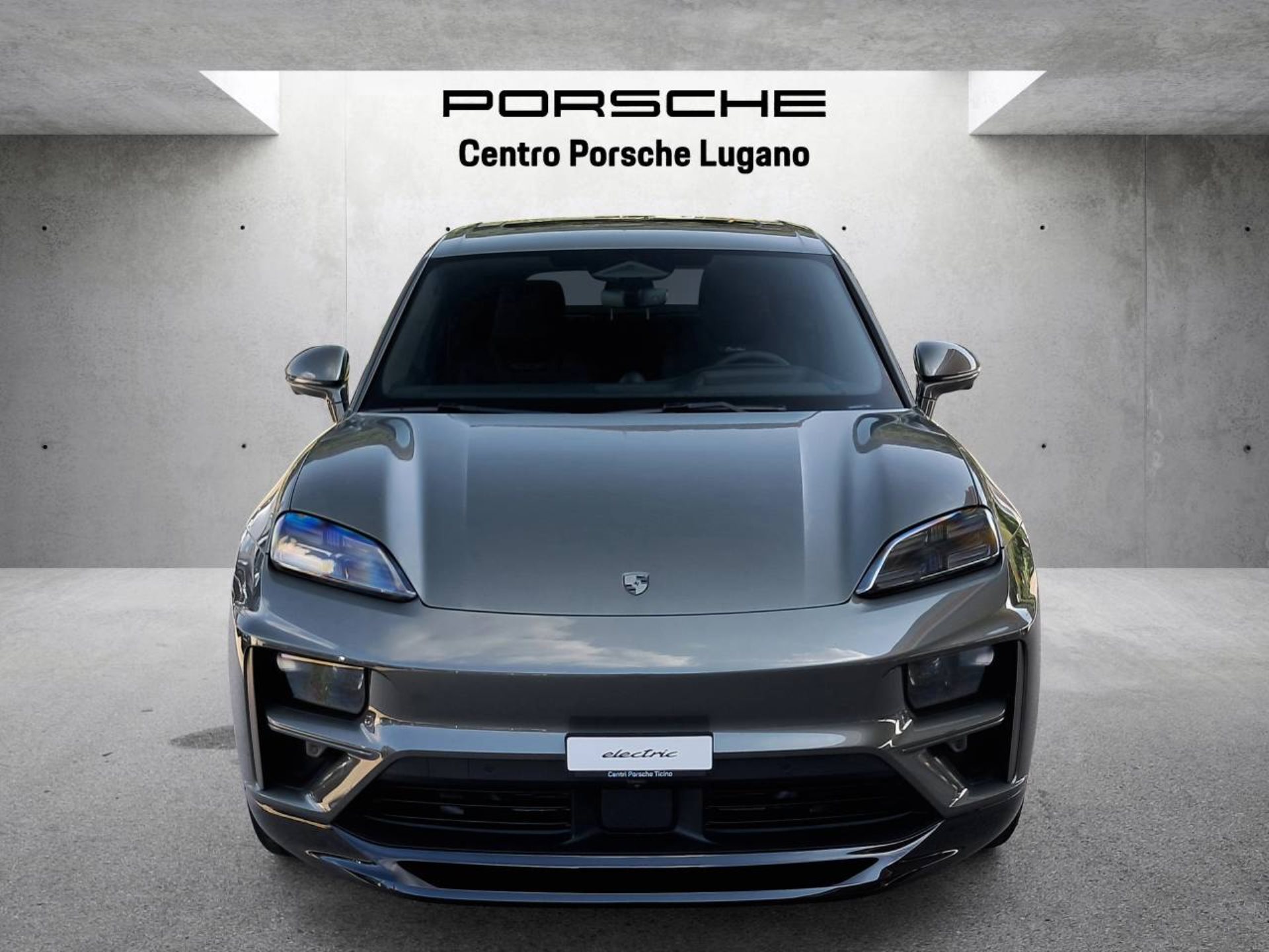 PORSCHE Macan Turbo-image-9