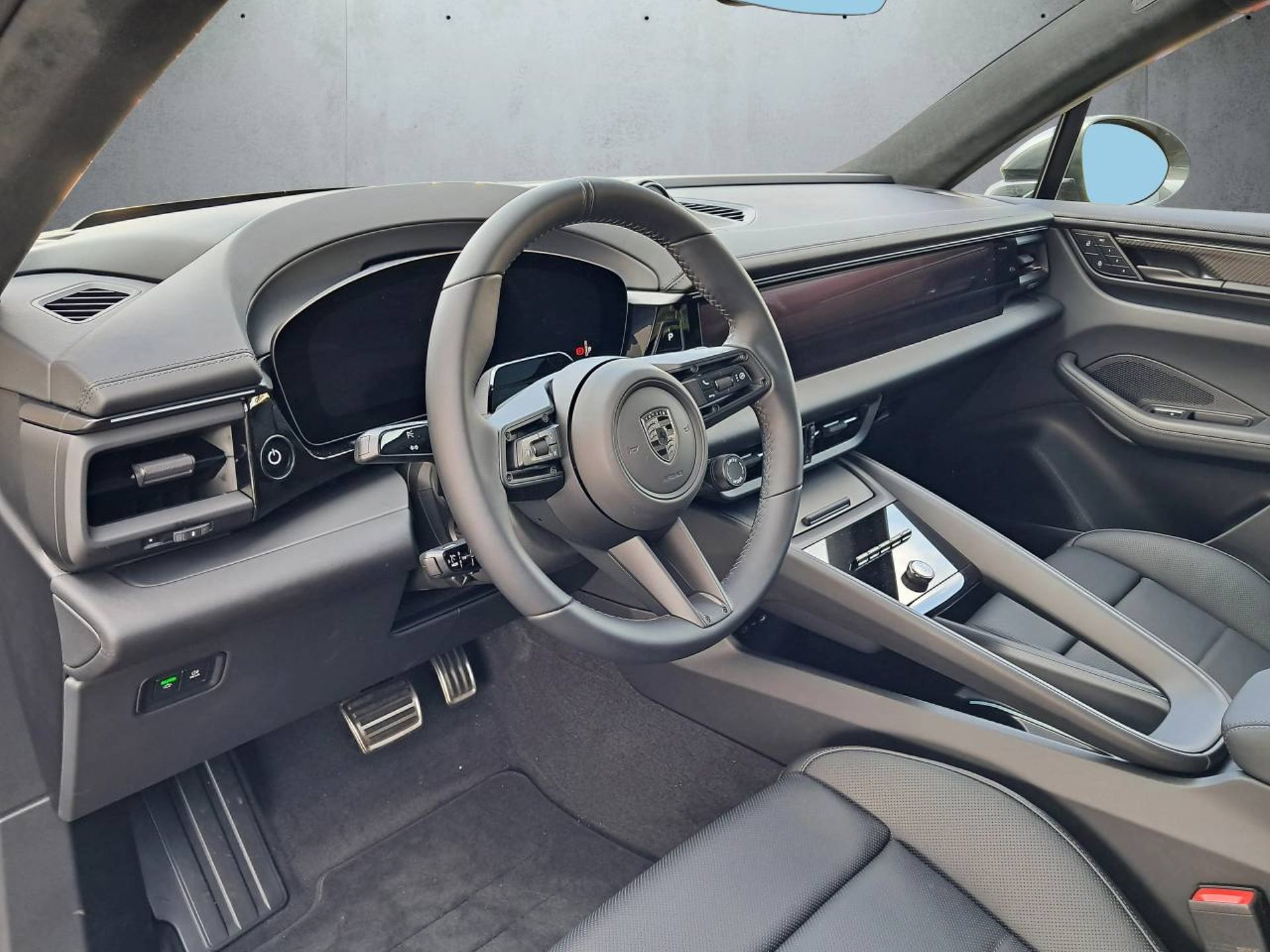 PORSCHE Macan Turbo-image-16