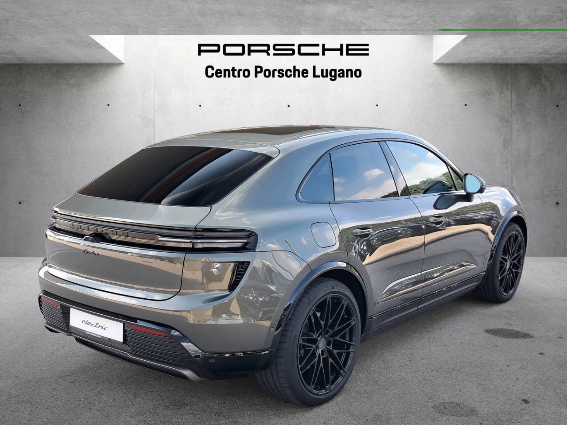 PORSCHE Macan Turbo-image-7