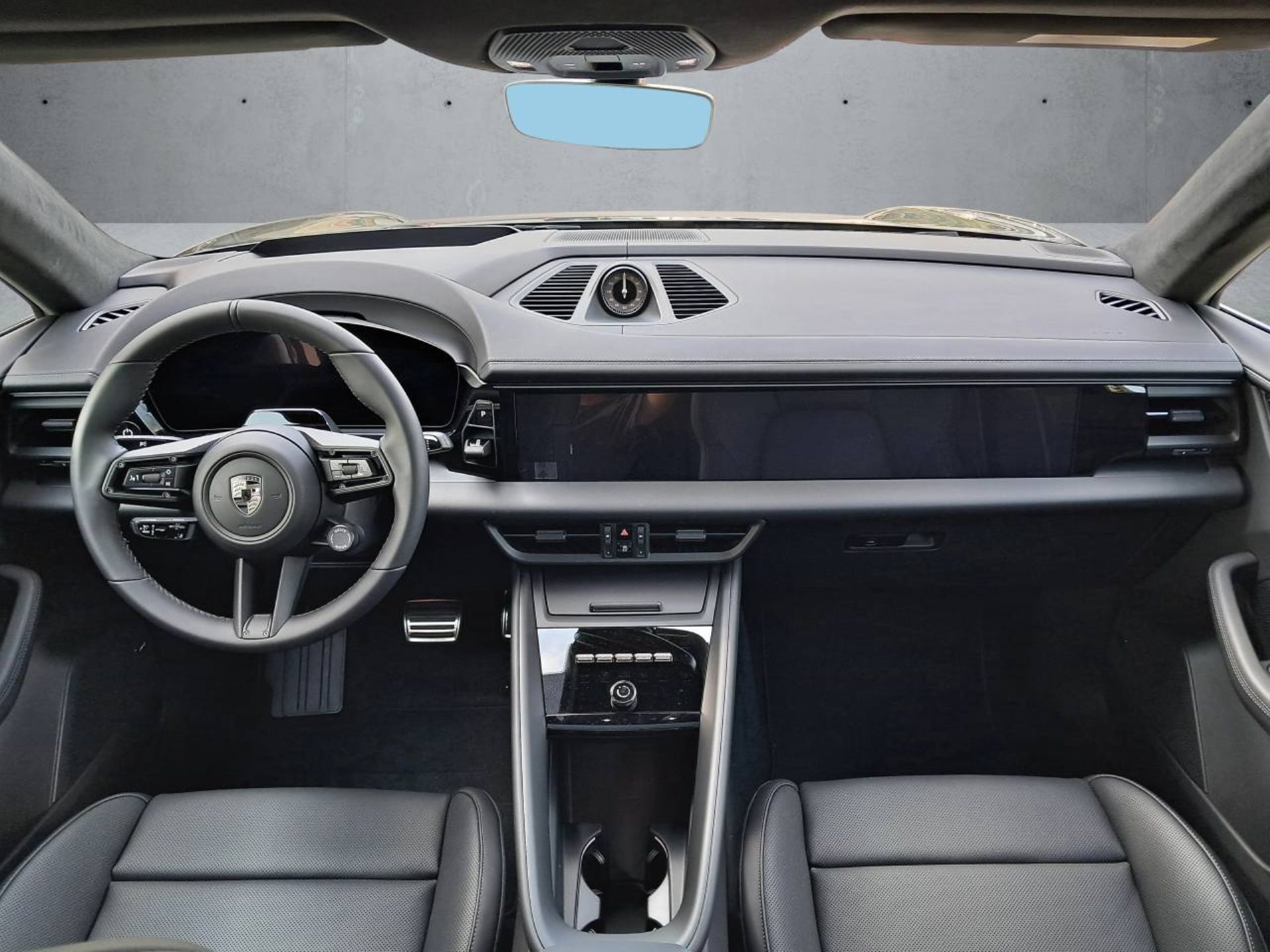 PORSCHE Macan Turbo-image-15