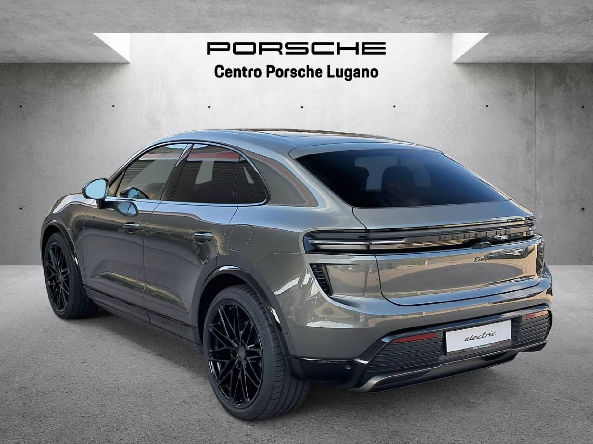PORSCHE Macan Turbo-image-6