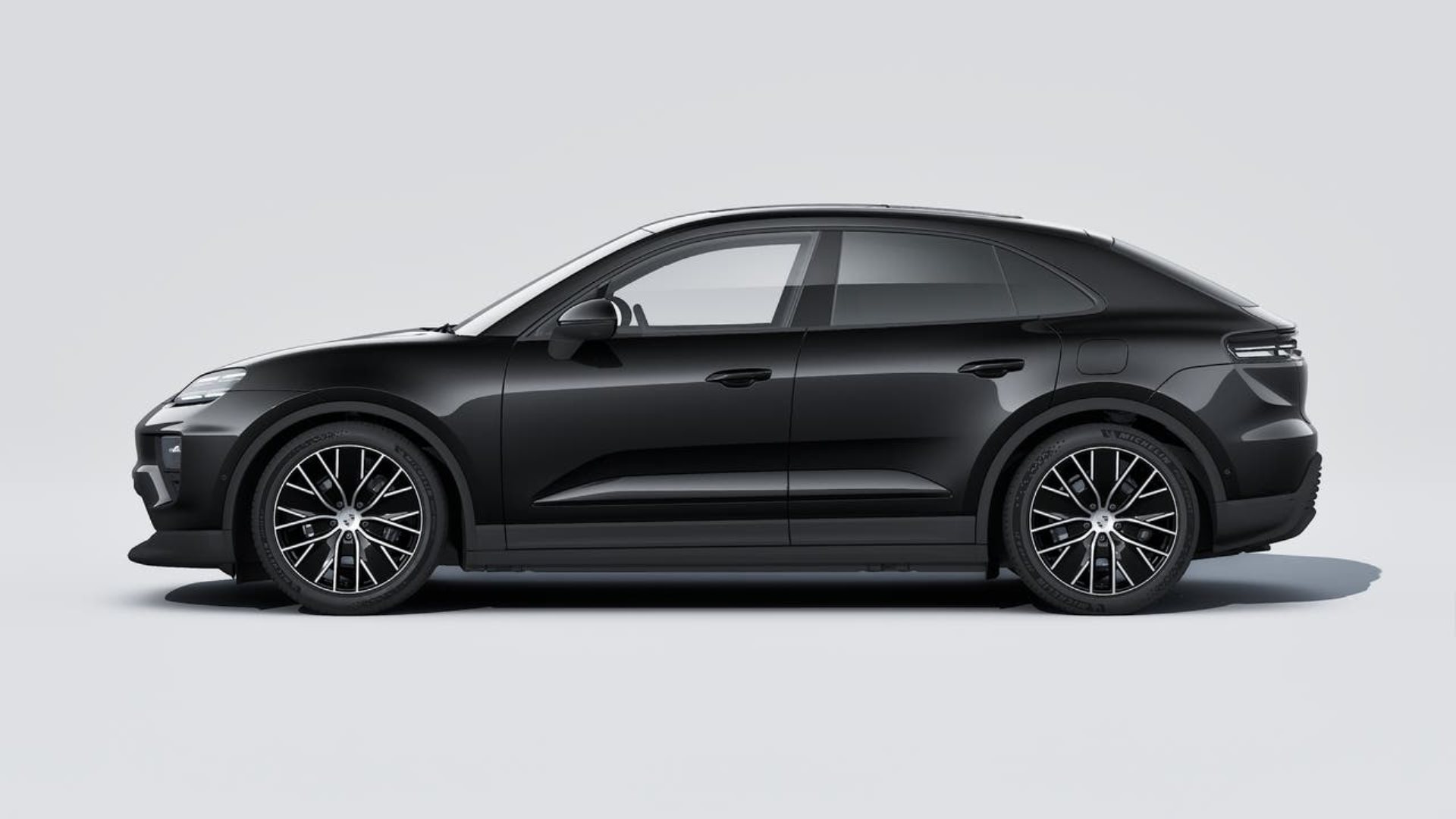 PORSCHE Macan 4-showroom-element-1