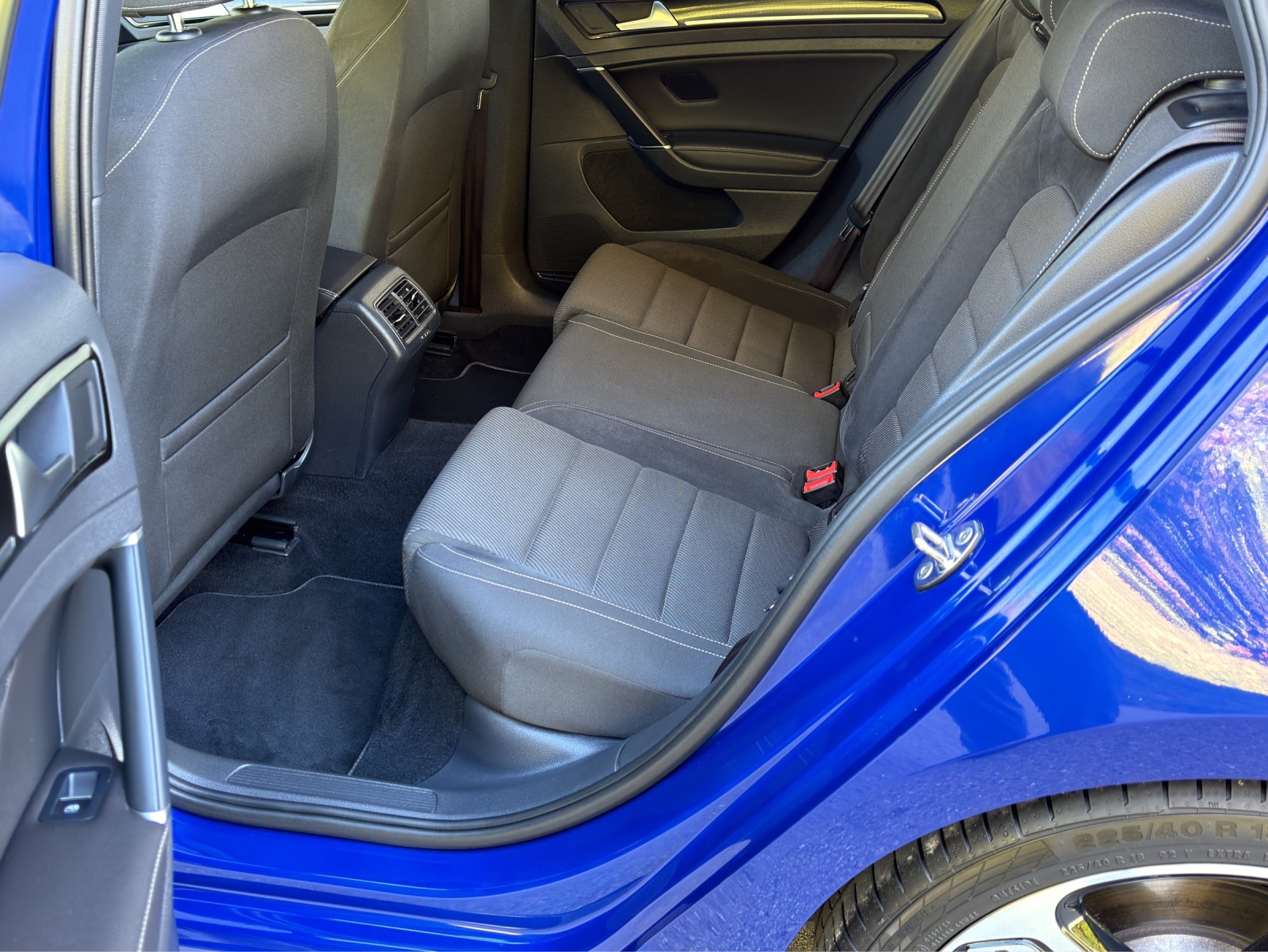 VW Golf 2.0 TSI R 4Motion DSG-image-13