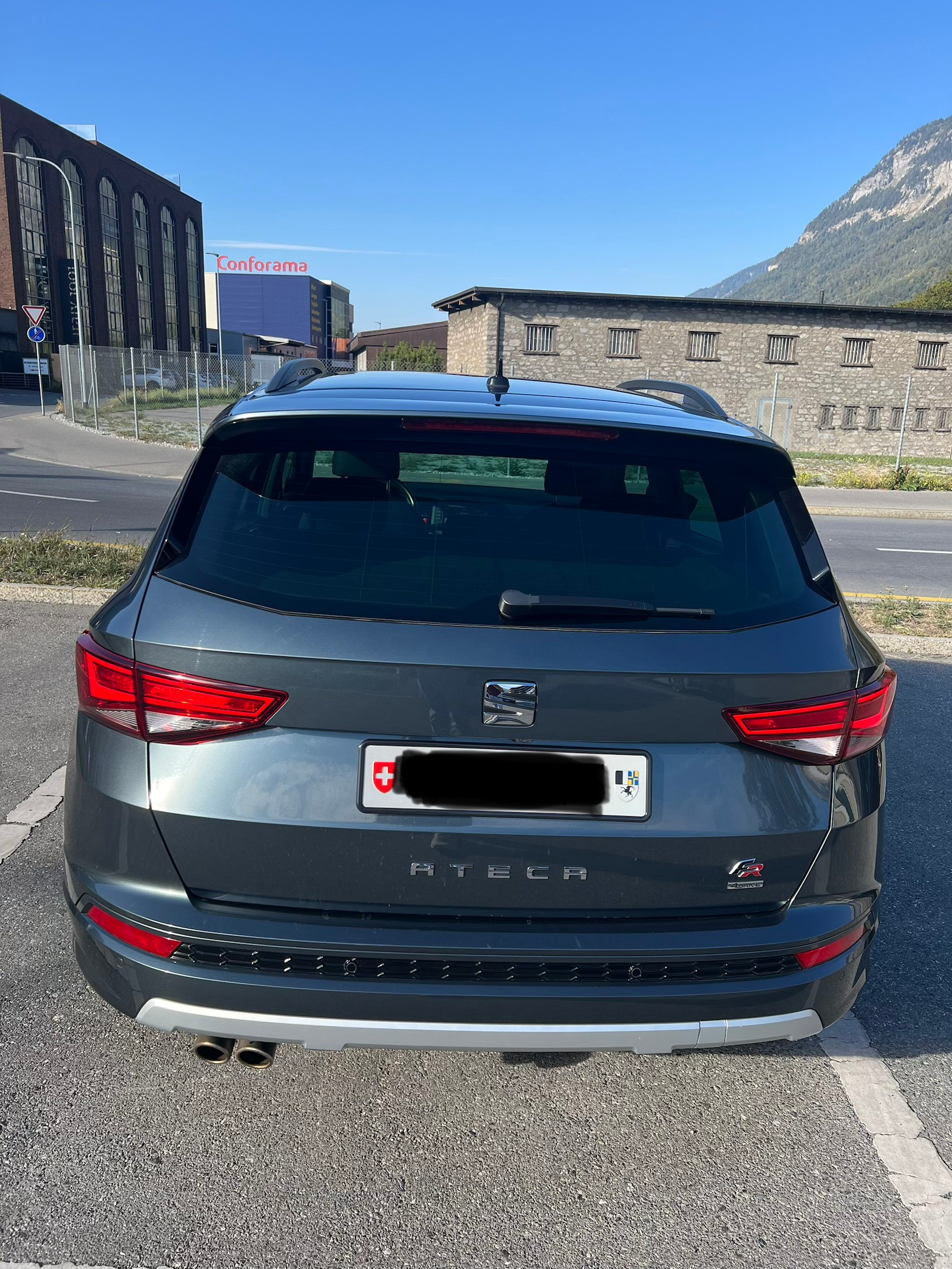 SEAT 2.0 TSI FR 4Drive DSG-image-1