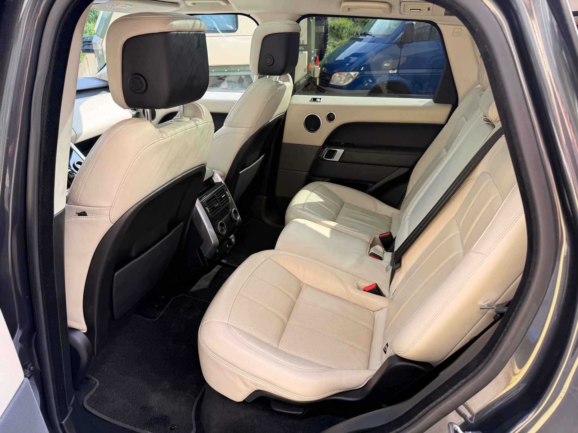 LAND ROVER Range Rover Sport 3.0 SDV6 HSE Automatic-image-13