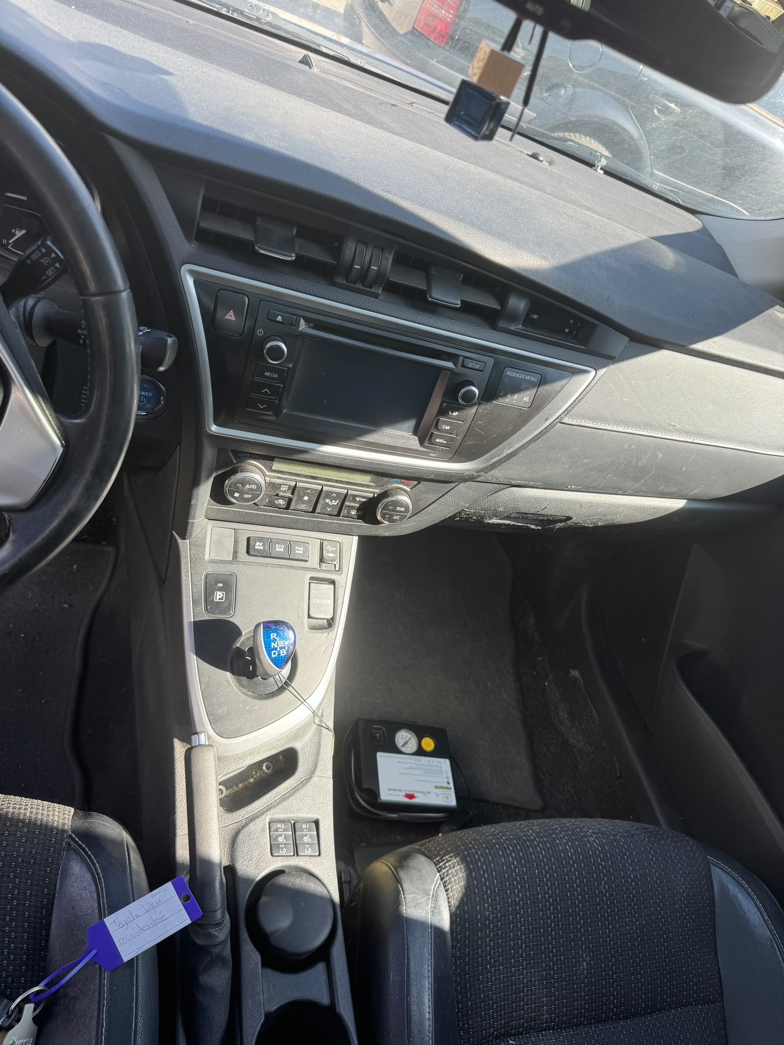 TOYOTA Auris 1.8 16V HSD Linea Sol-image-8