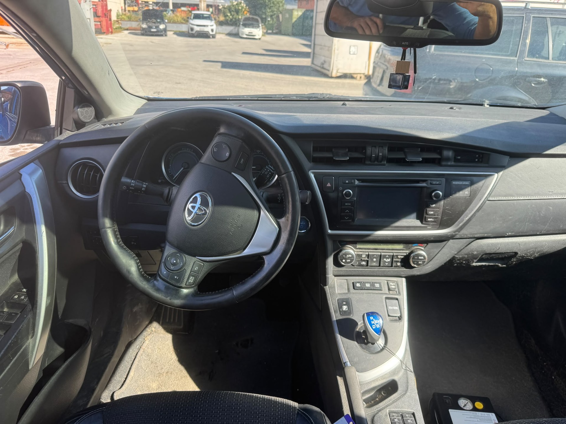 TOYOTA Auris 1.8 16V HSD Linea Sol-image-7