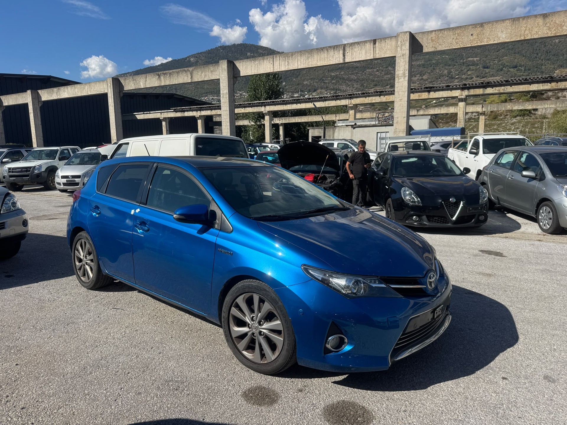 TOYOTA Auris 1.8 16V HSD Linea Sol-image-0