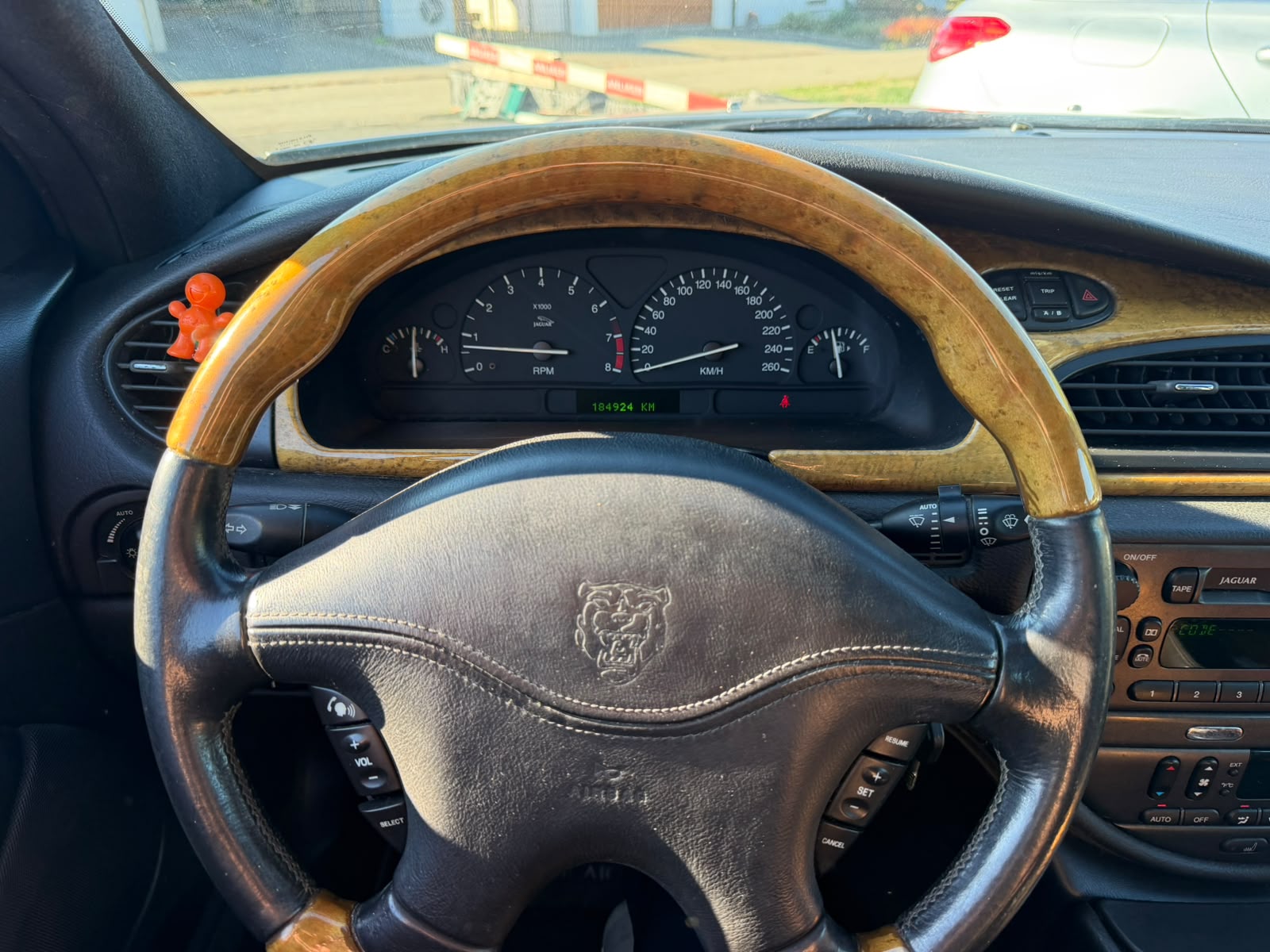 JAGUAR S-Type 4.0 V8-image-14