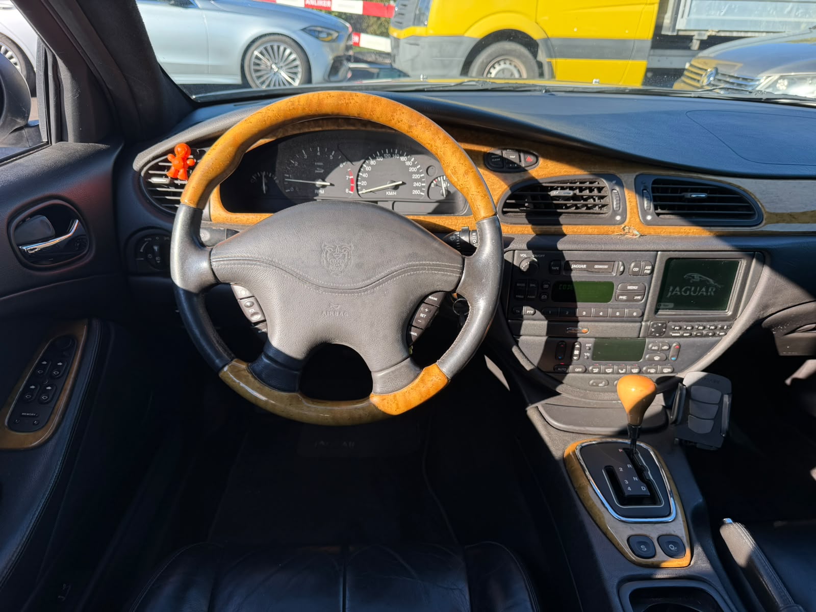 JAGUAR S-Type 4.0 V8-image-13