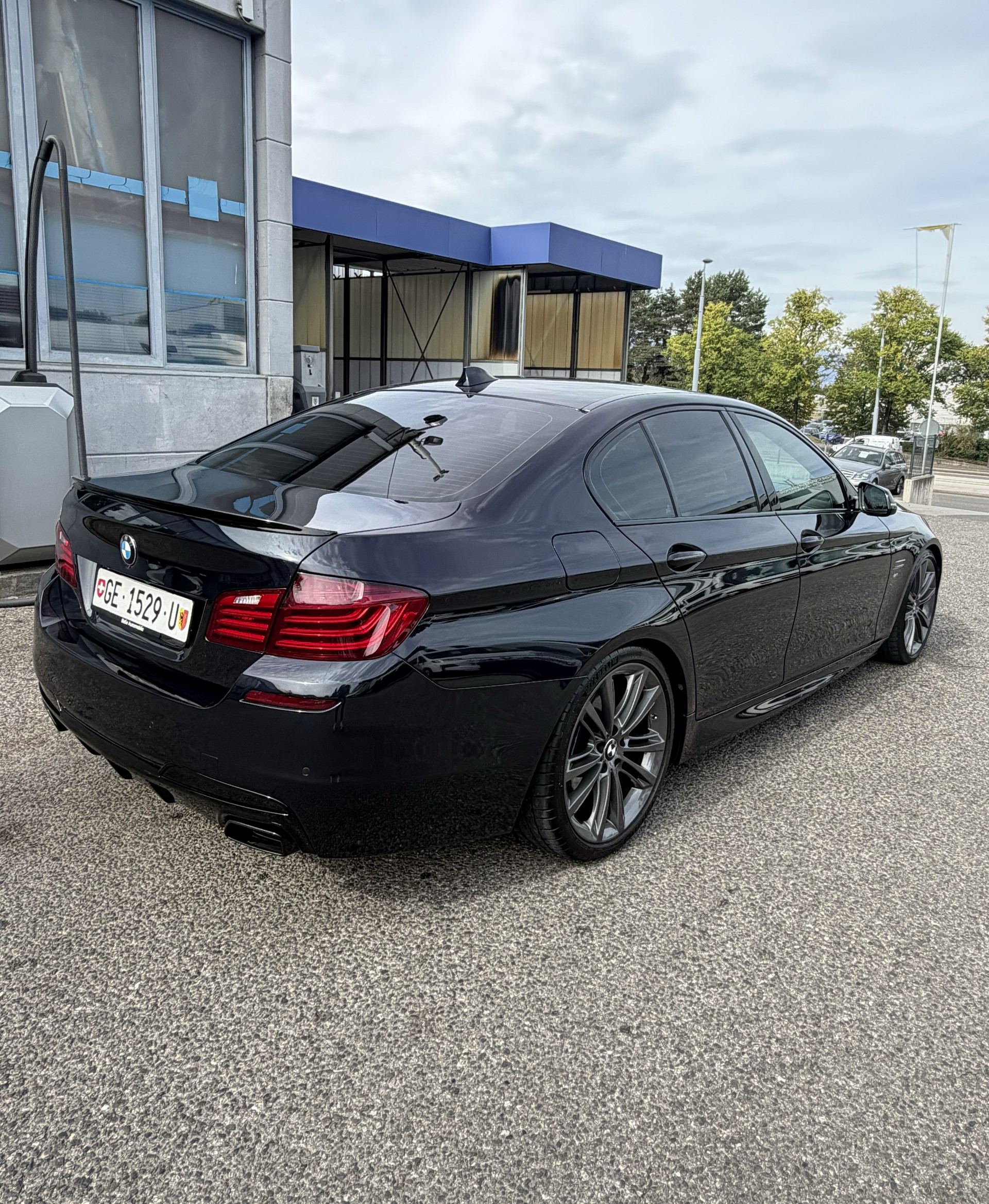 BMW M 550d xDrive-image-4