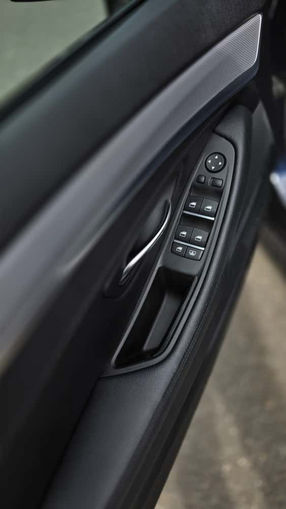 BMW M 550d xDrive-image-10