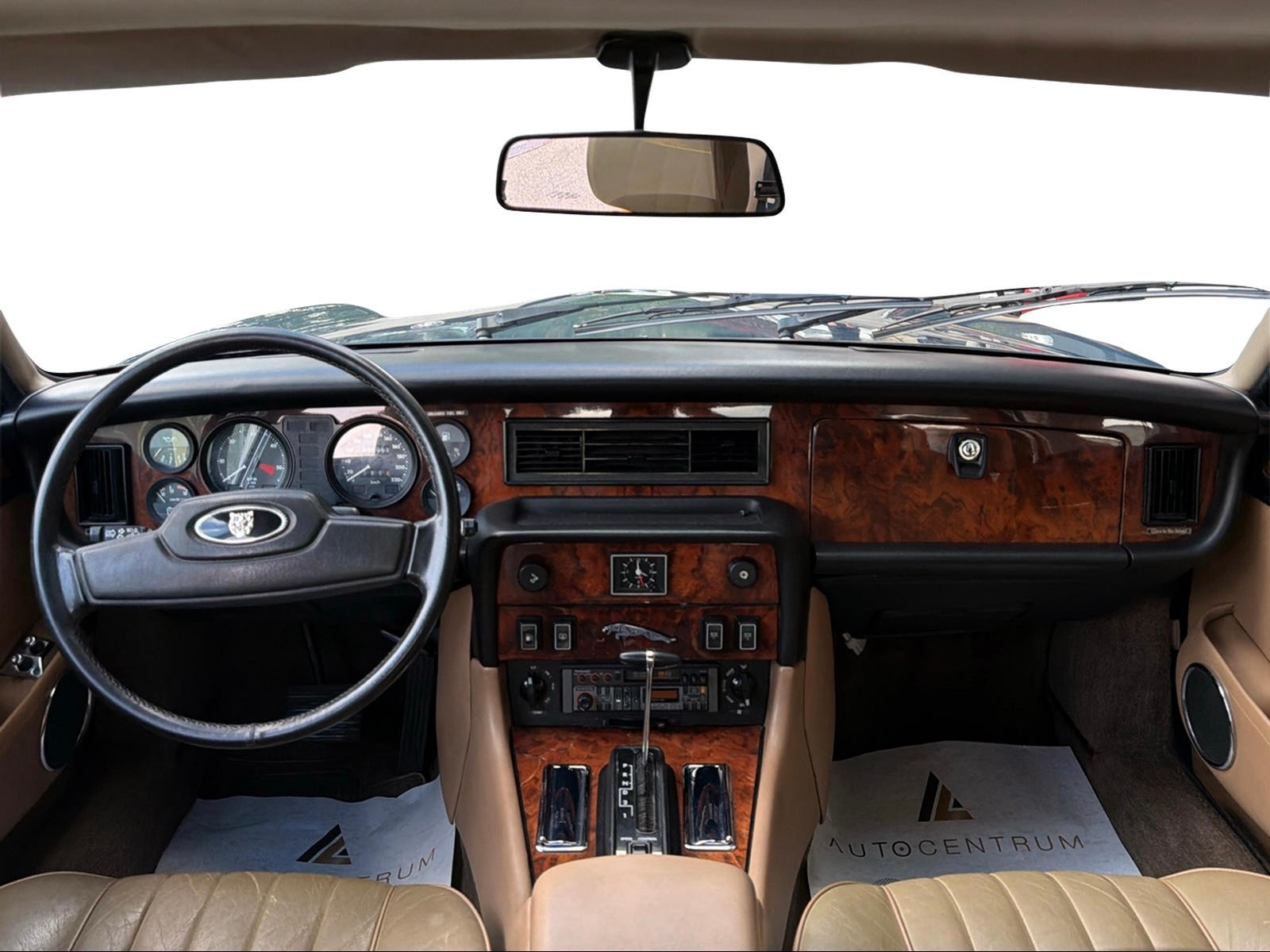 JAGUAR Sovereign 4.2-image-10