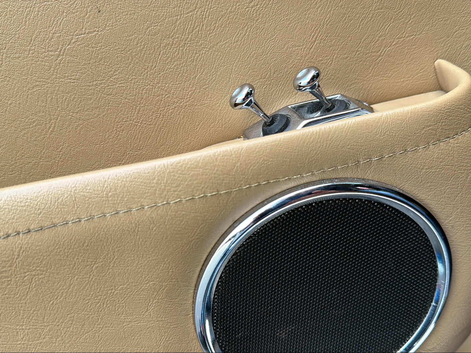 JAGUAR Sovereign 4.2-image-13