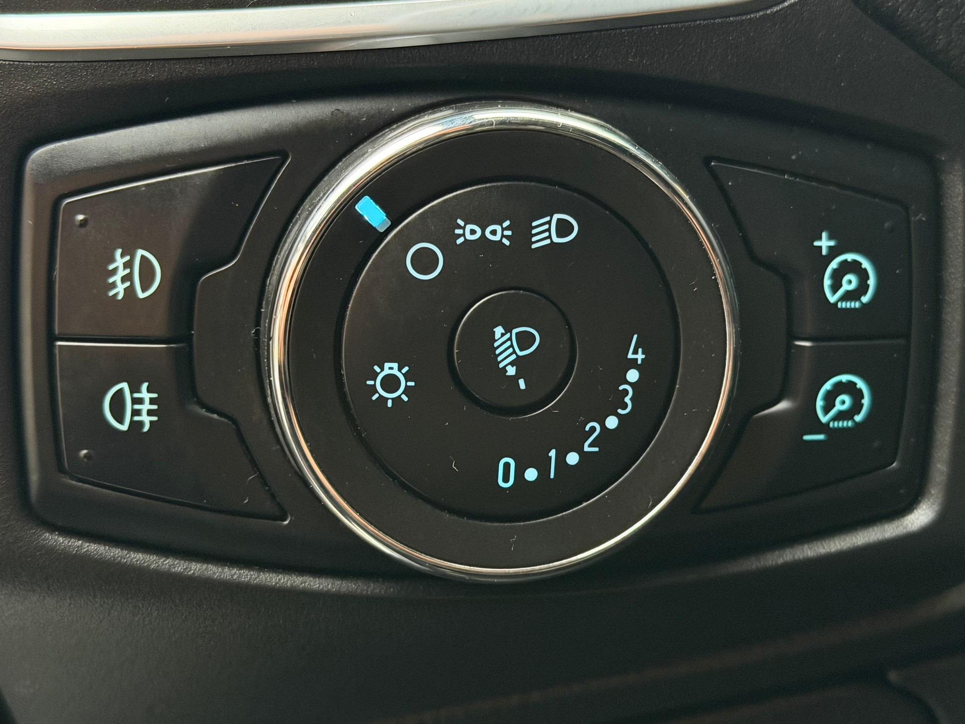 FORD Focus 2.0 TDCi Titanium PowerShift-image-18