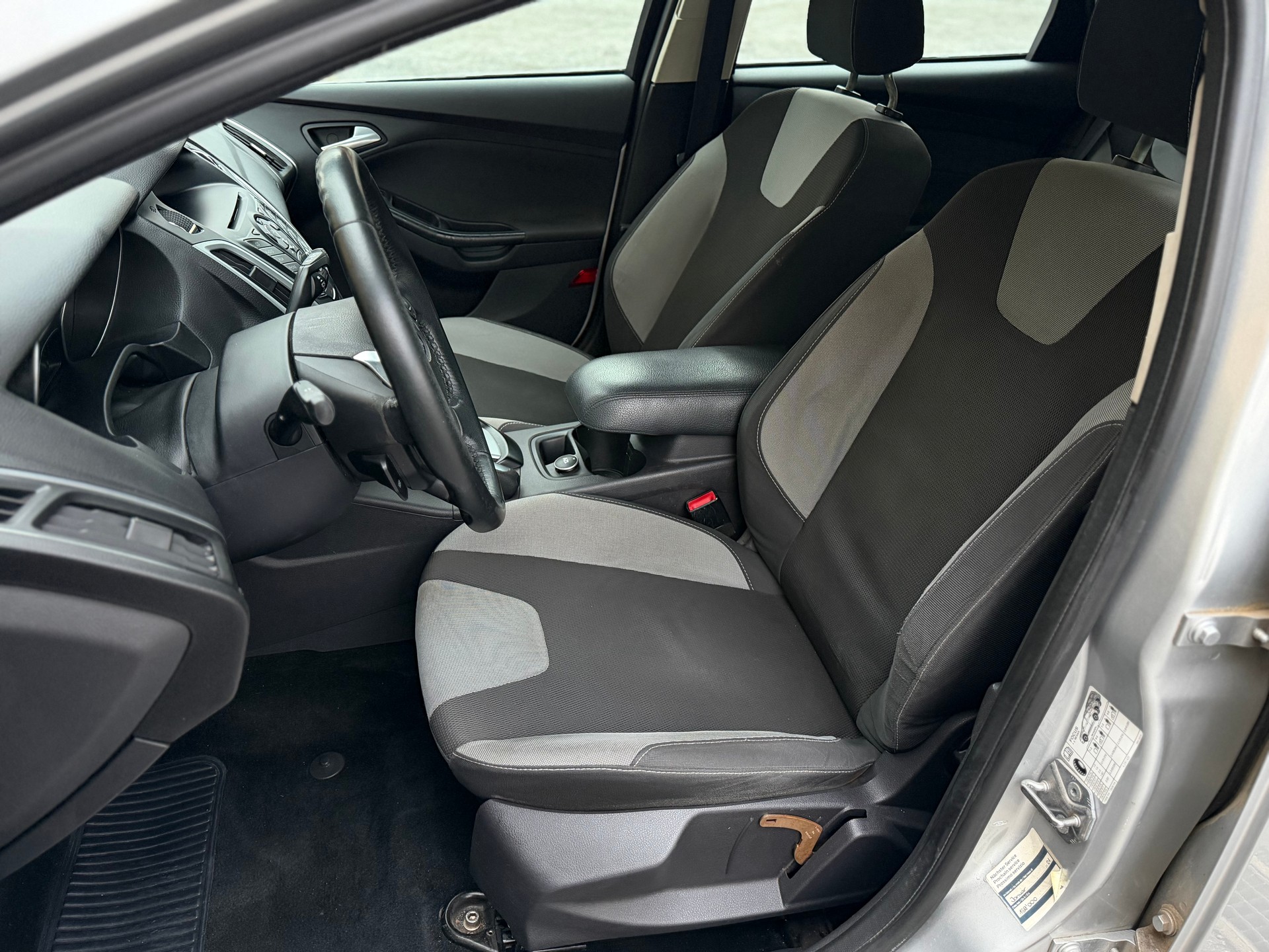 FORD Focus 2.0 TDCi Titanium PowerShift-image-8