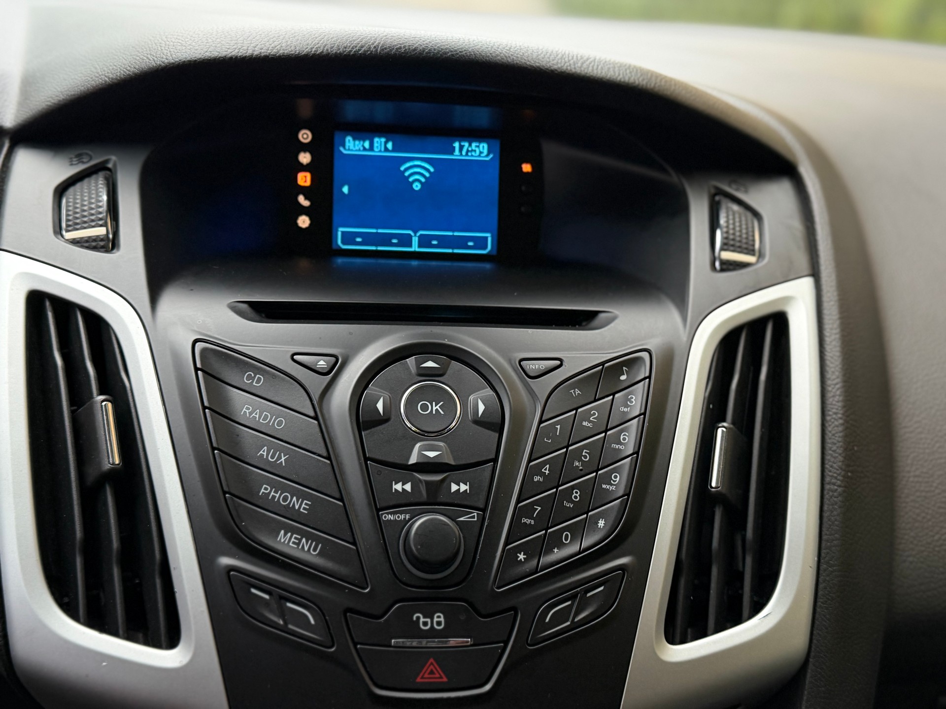 FORD Focus 2.0 TDCi Titanium PowerShift-image-21