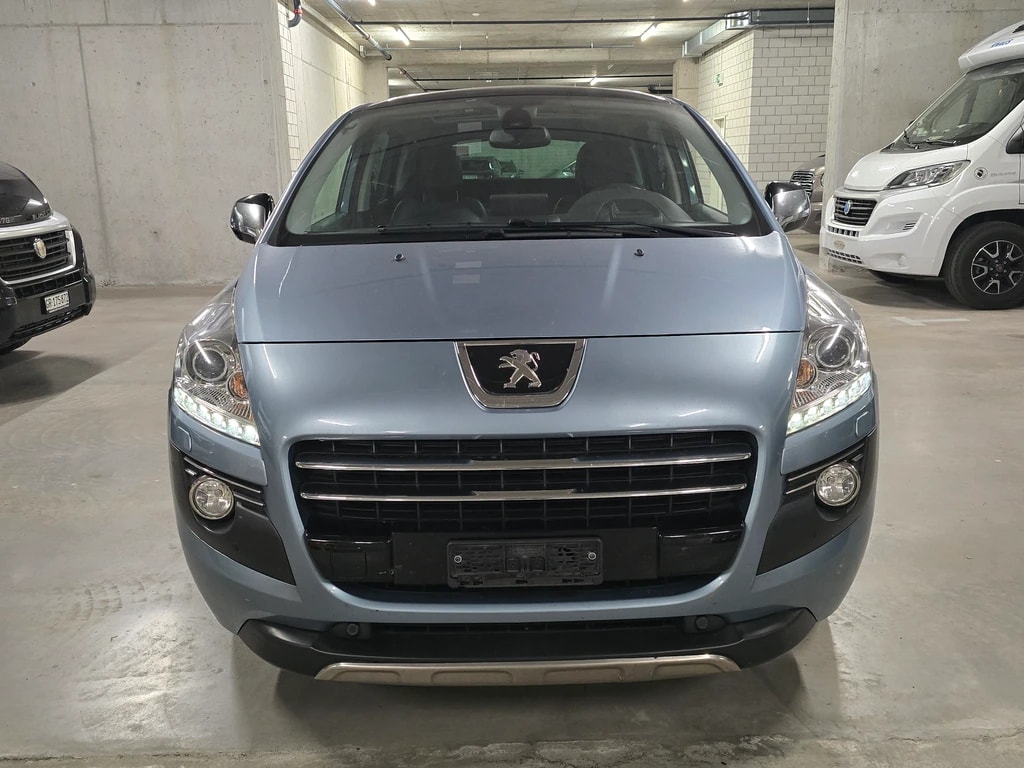 PEUGEOT 3008 HYbrid4 2.0 HDI EGS6-image-1