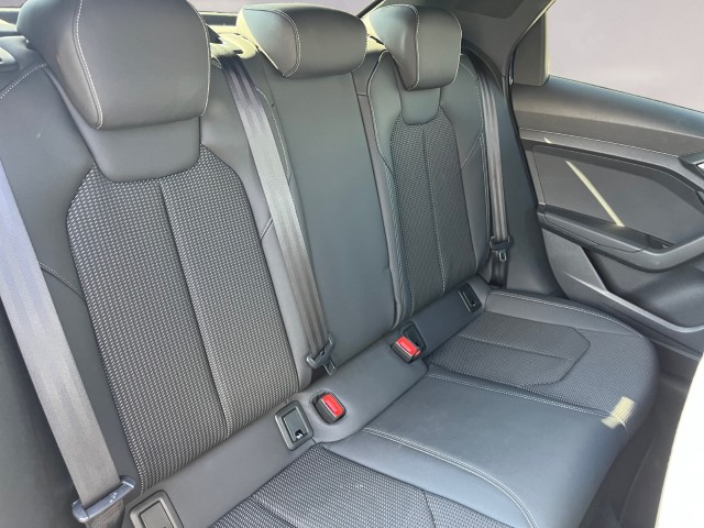 AUDI A1 Sportback 35 TFSI S Line S-tronic-image-17