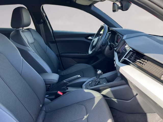 AUDI A1 Sportback 35 TFSI S Line S-tronic-image-16