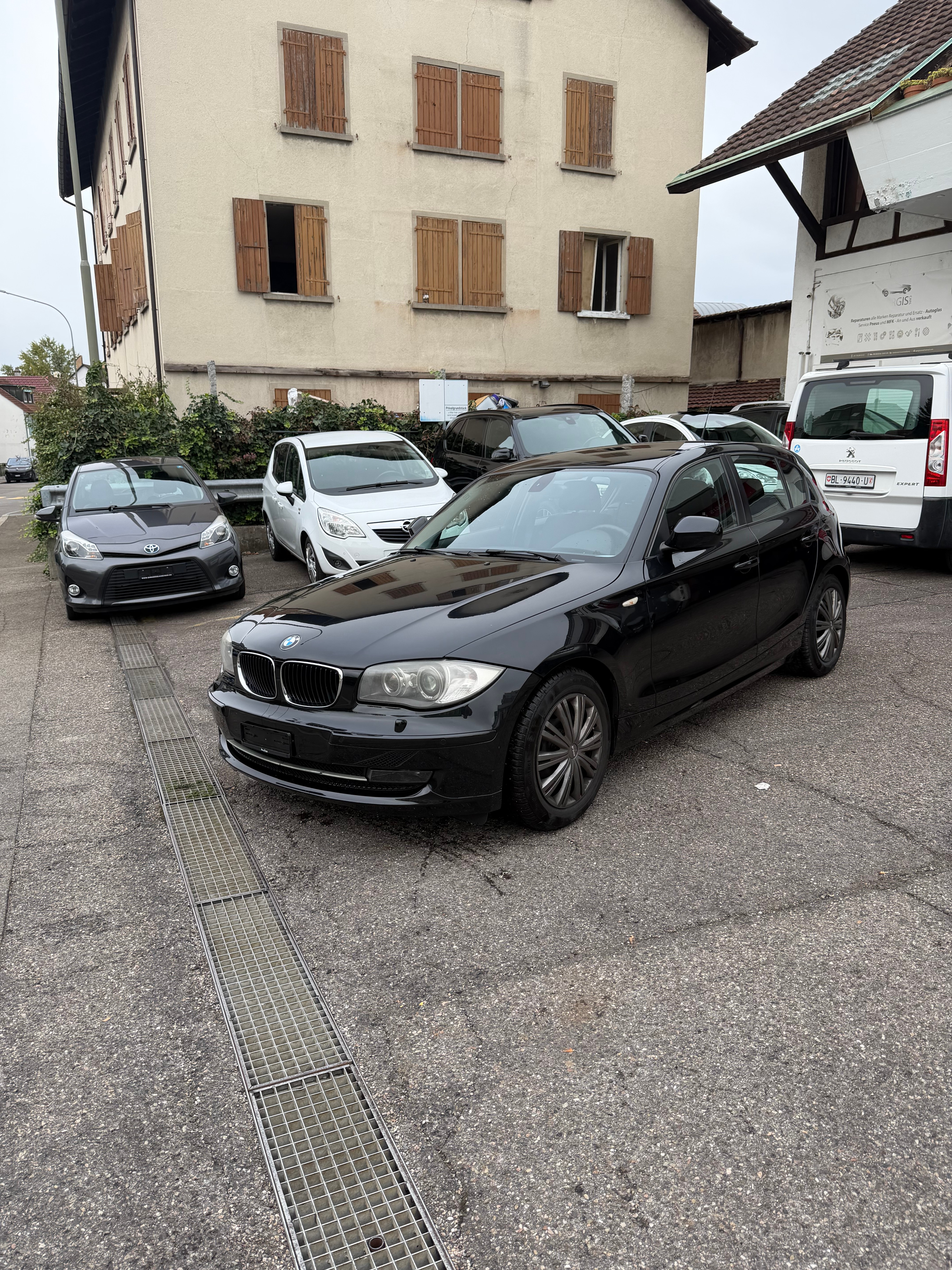 Car photo