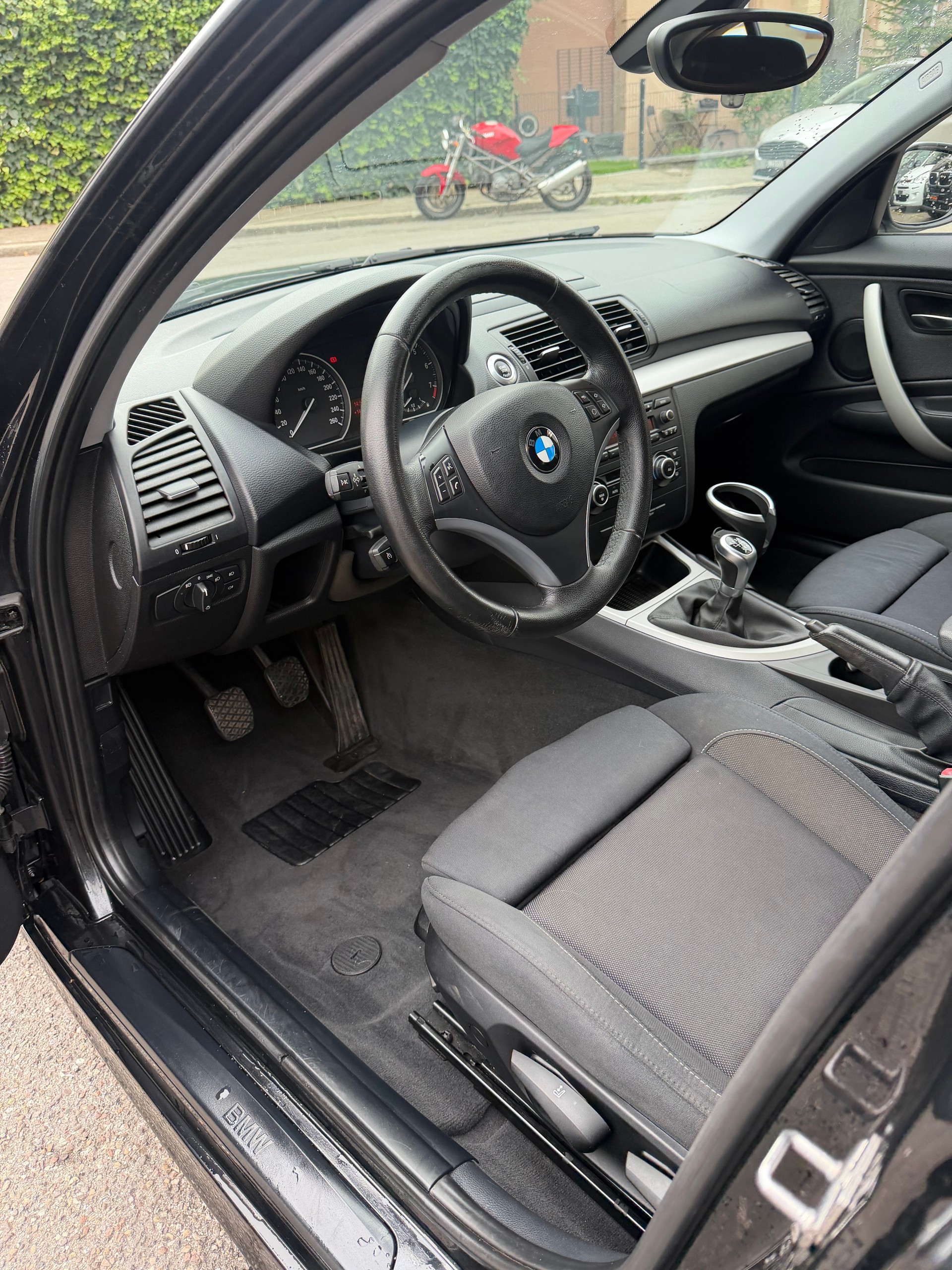 BMW 120i AccessPlus-image-6