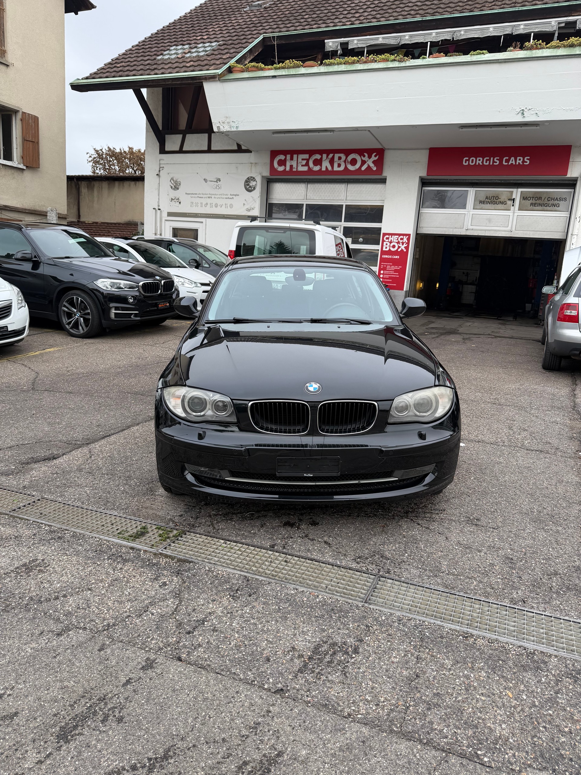 BMW 120i AccessPlus-image-1