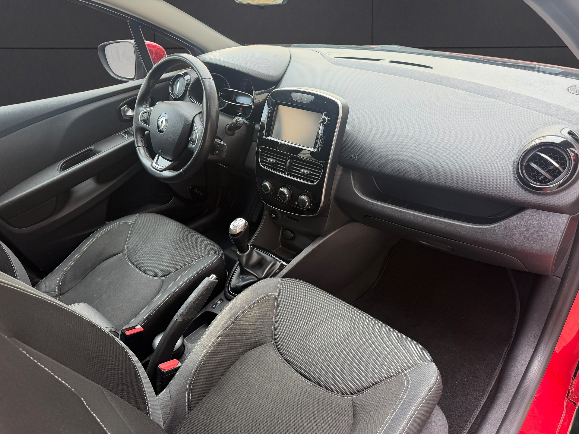 RENAULT Clio 1.5 dCi Zen-image-11