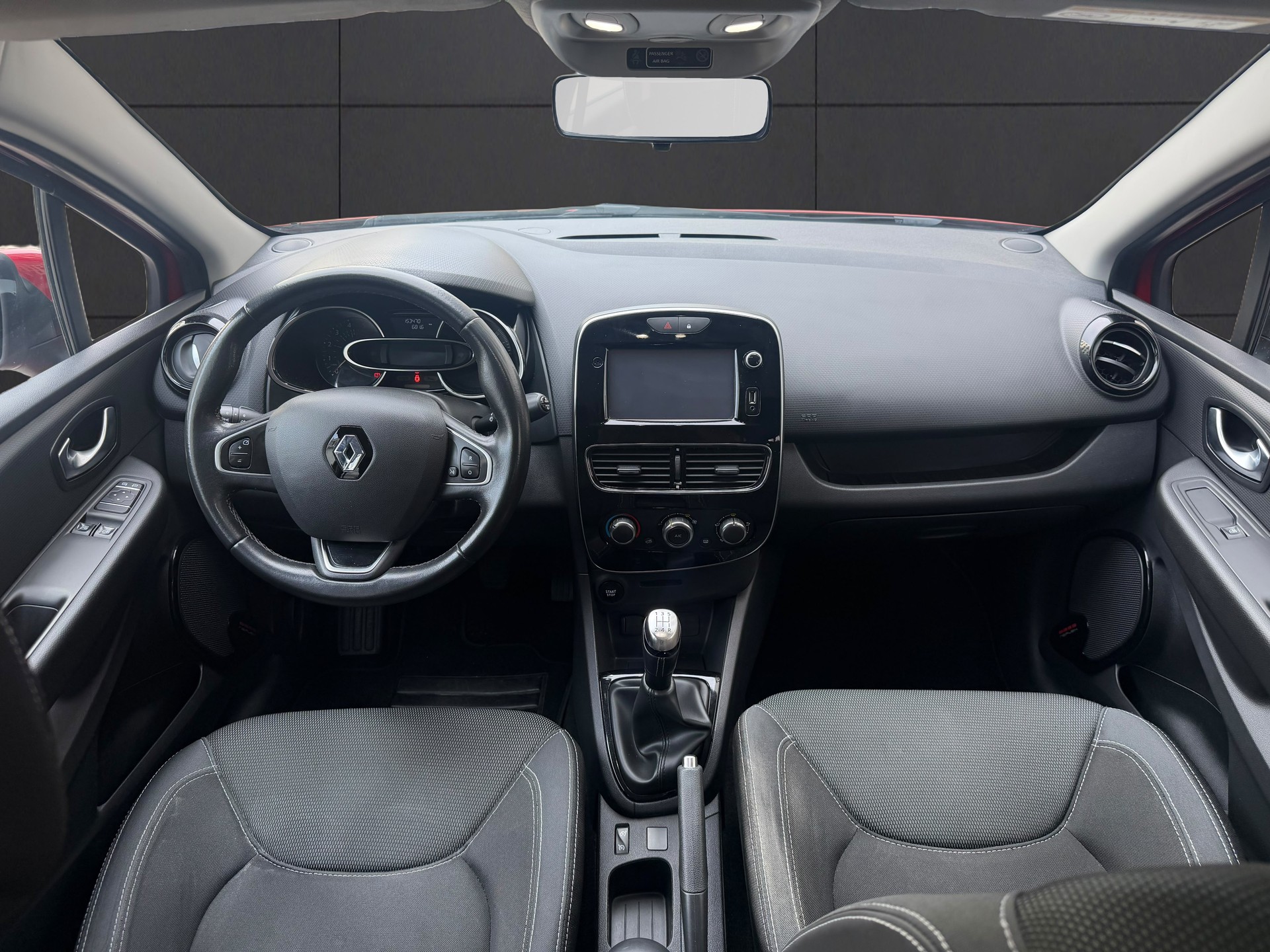 RENAULT Clio 1.5 dCi Zen-image-10