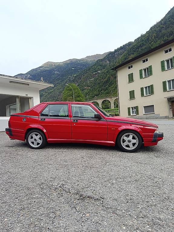 ALFA ROMEO 75 3.0 America