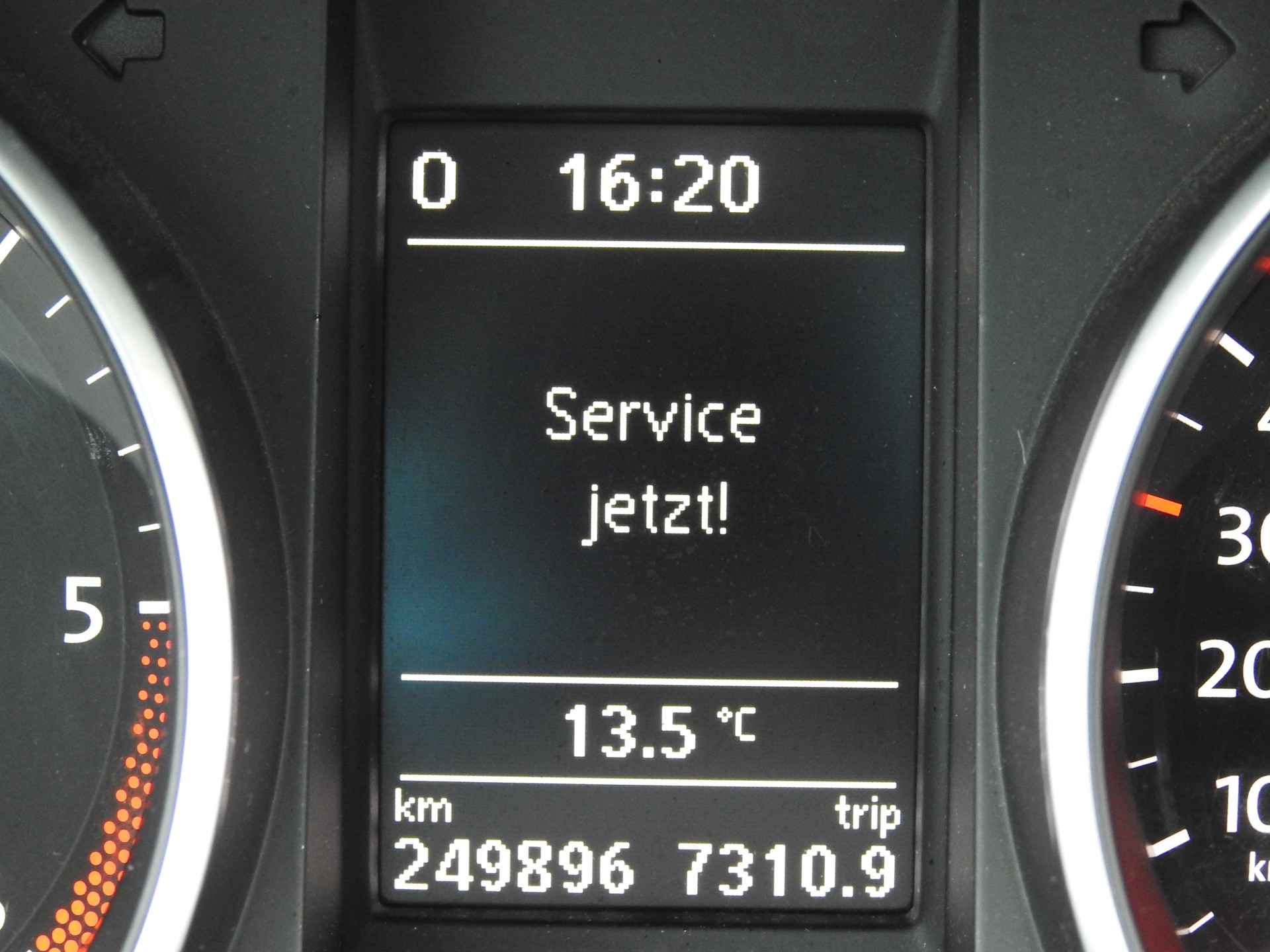 VW Golf 2.0 TDI Comfortline 4Motion-image-21