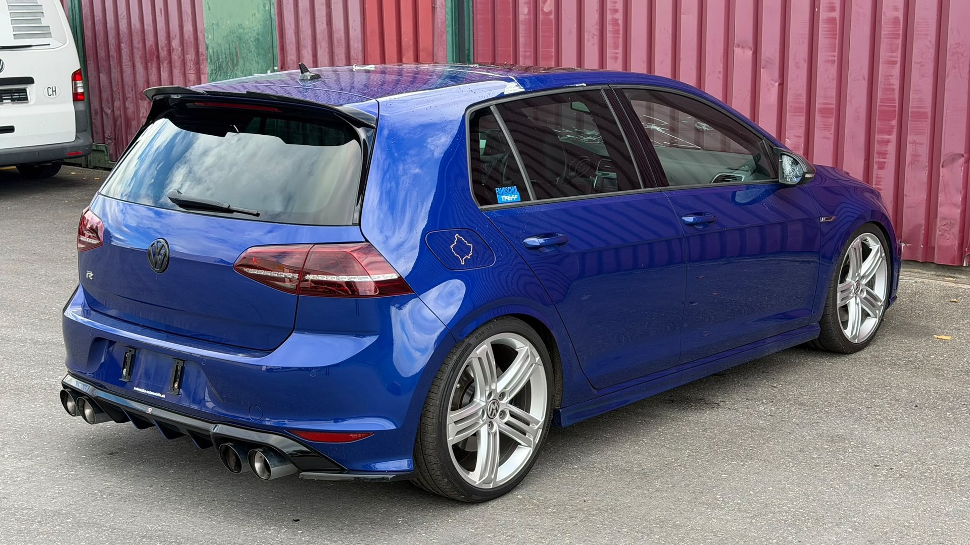 VW Golf 2.0 TSI R 4Motion DSG-image-4