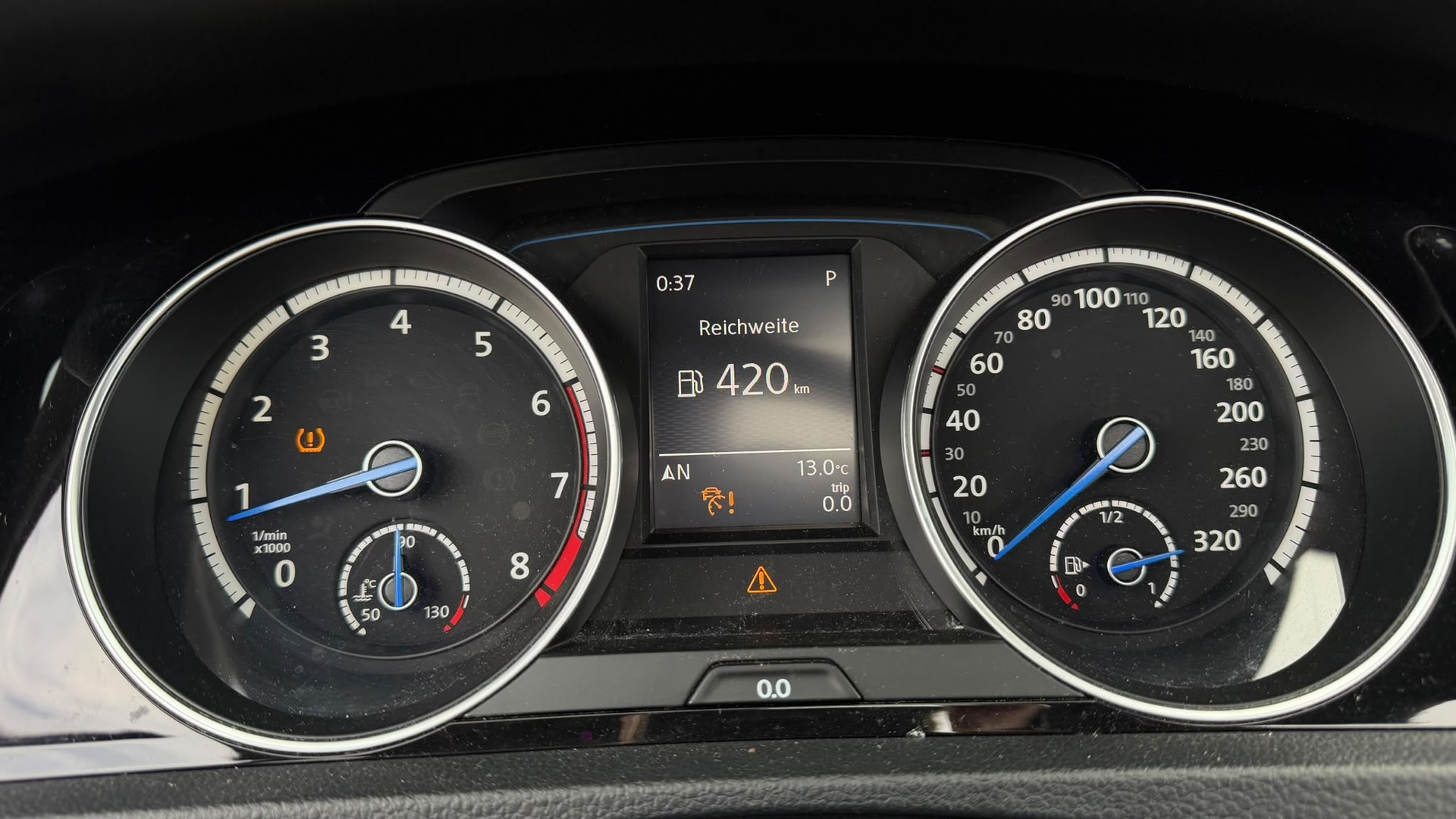 VW Golf 2.0 TSI R 4Motion DSG-image-15