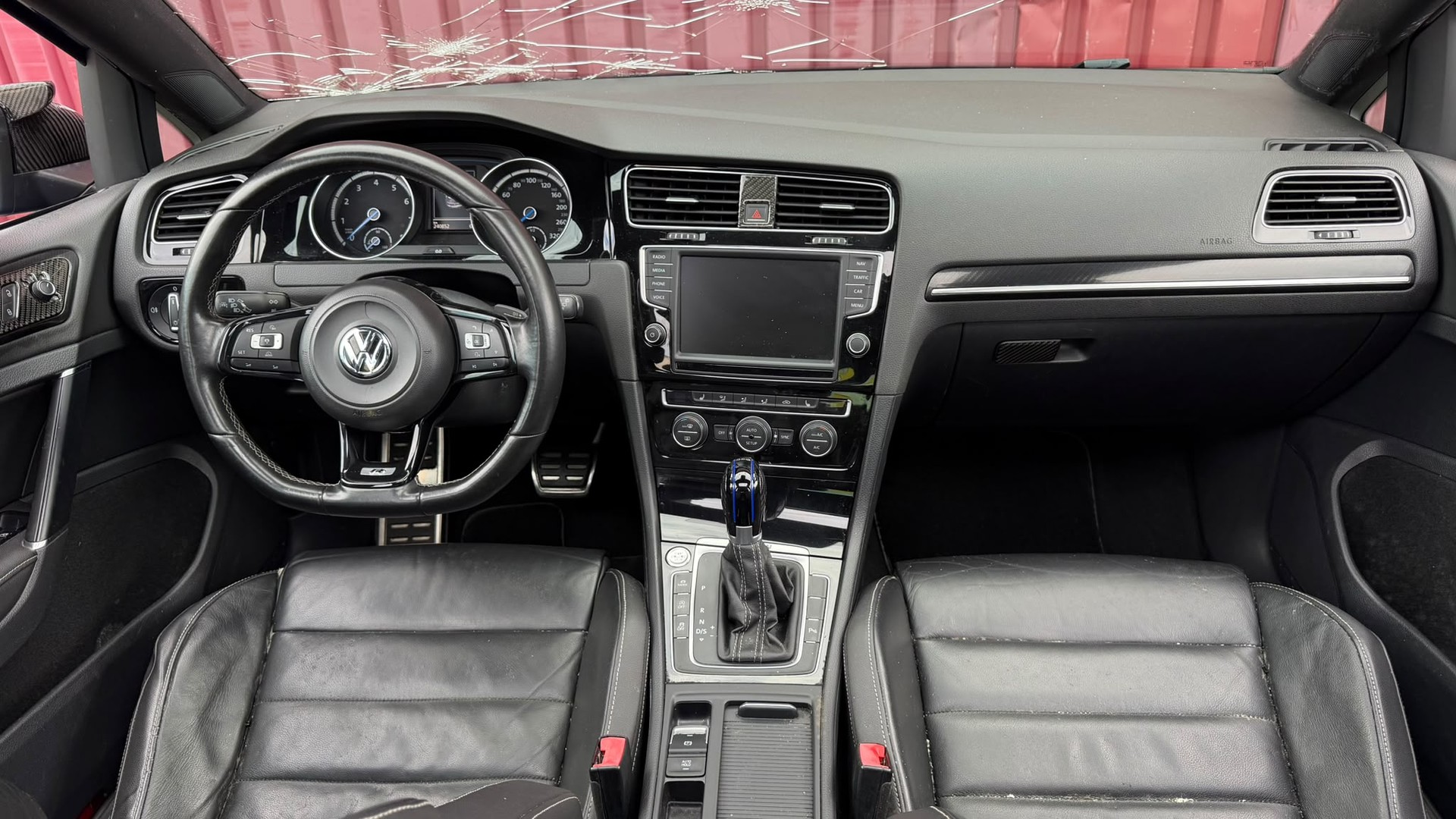 VW Golf 2.0 TSI R 4Motion DSG-image-9