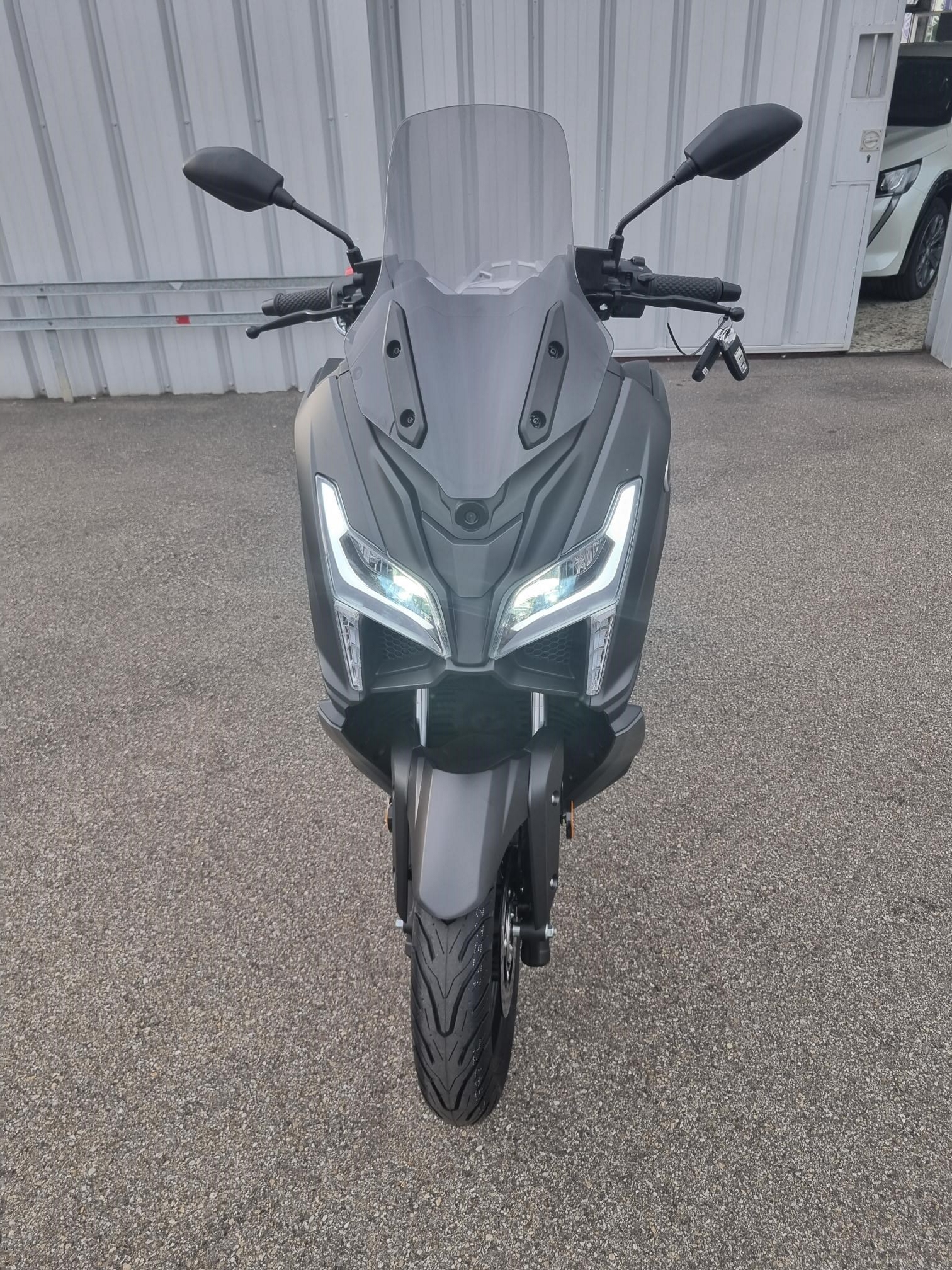 VOGE SCOOTER SR 125GT-showroom-element-1