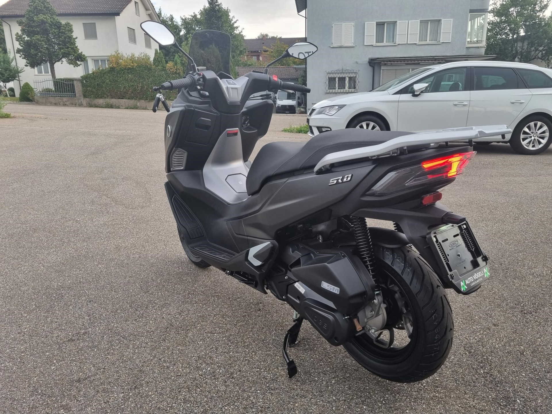 VOGE SCOOTER SR 125GT-showroom-element-2