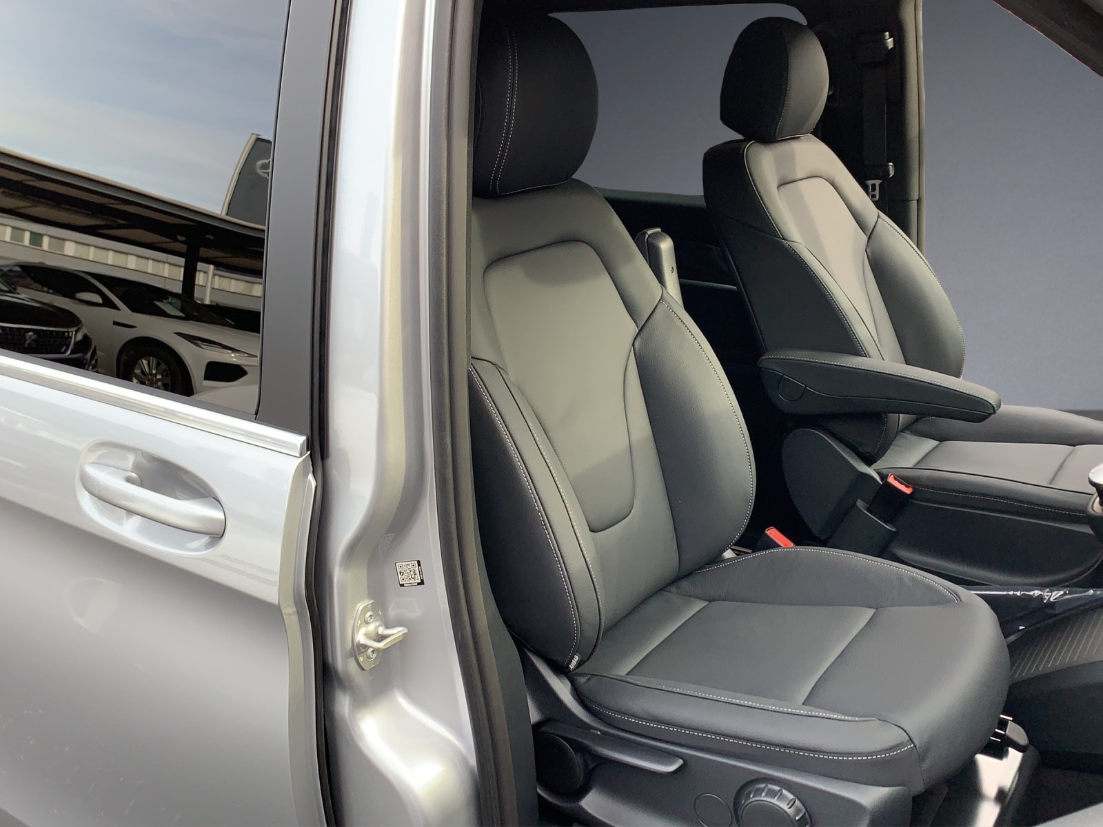 Image MERCEDES-BENZ EQV-300 EQV 300 extralang