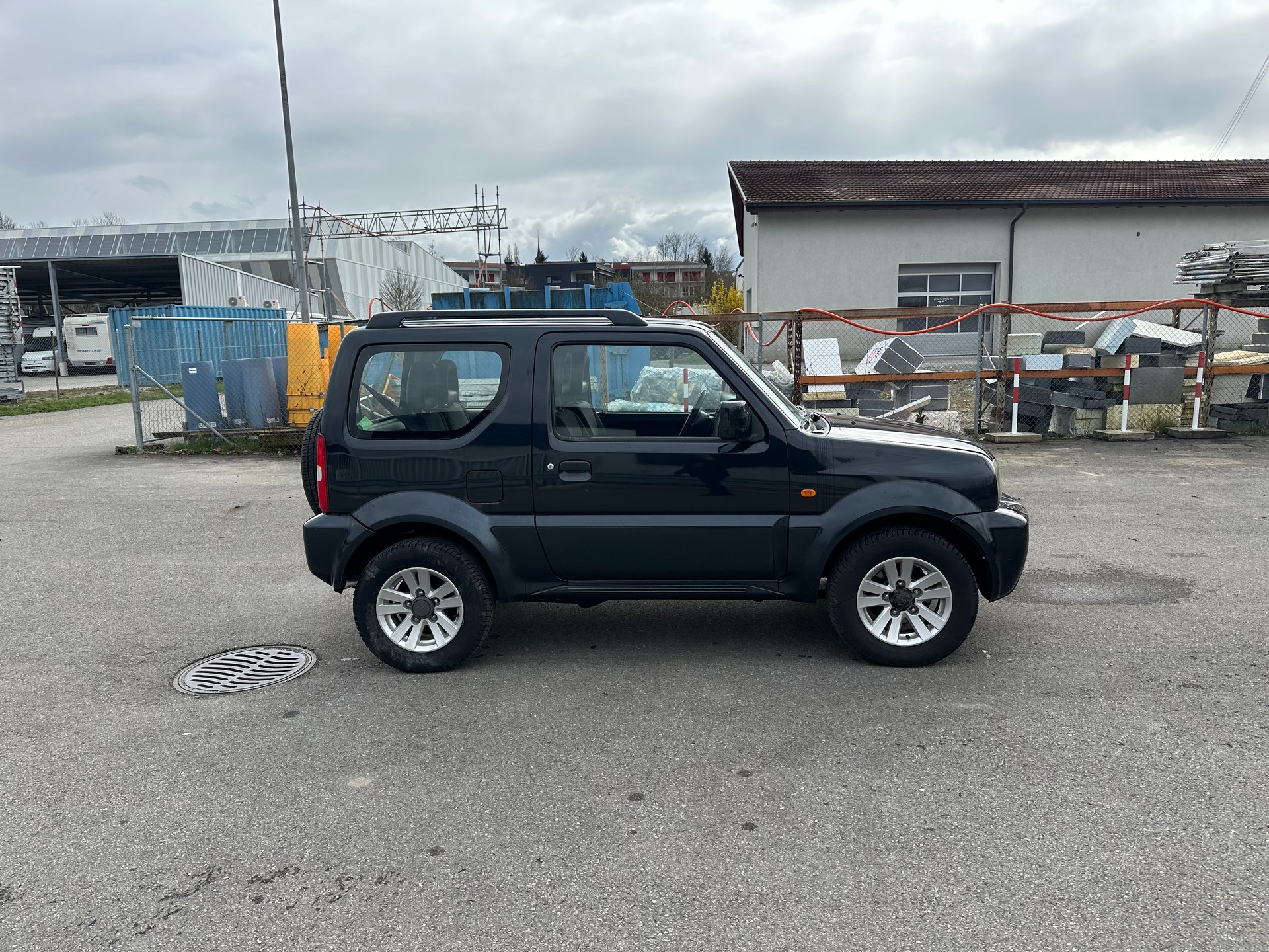 SUZUKI Jimny 1.3 16V Country-image-3