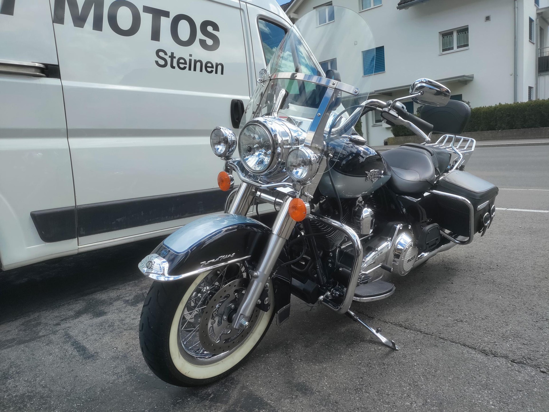 HARLEY-DAVIDSON FLHRC Road King Classic 103 ABS-image-3