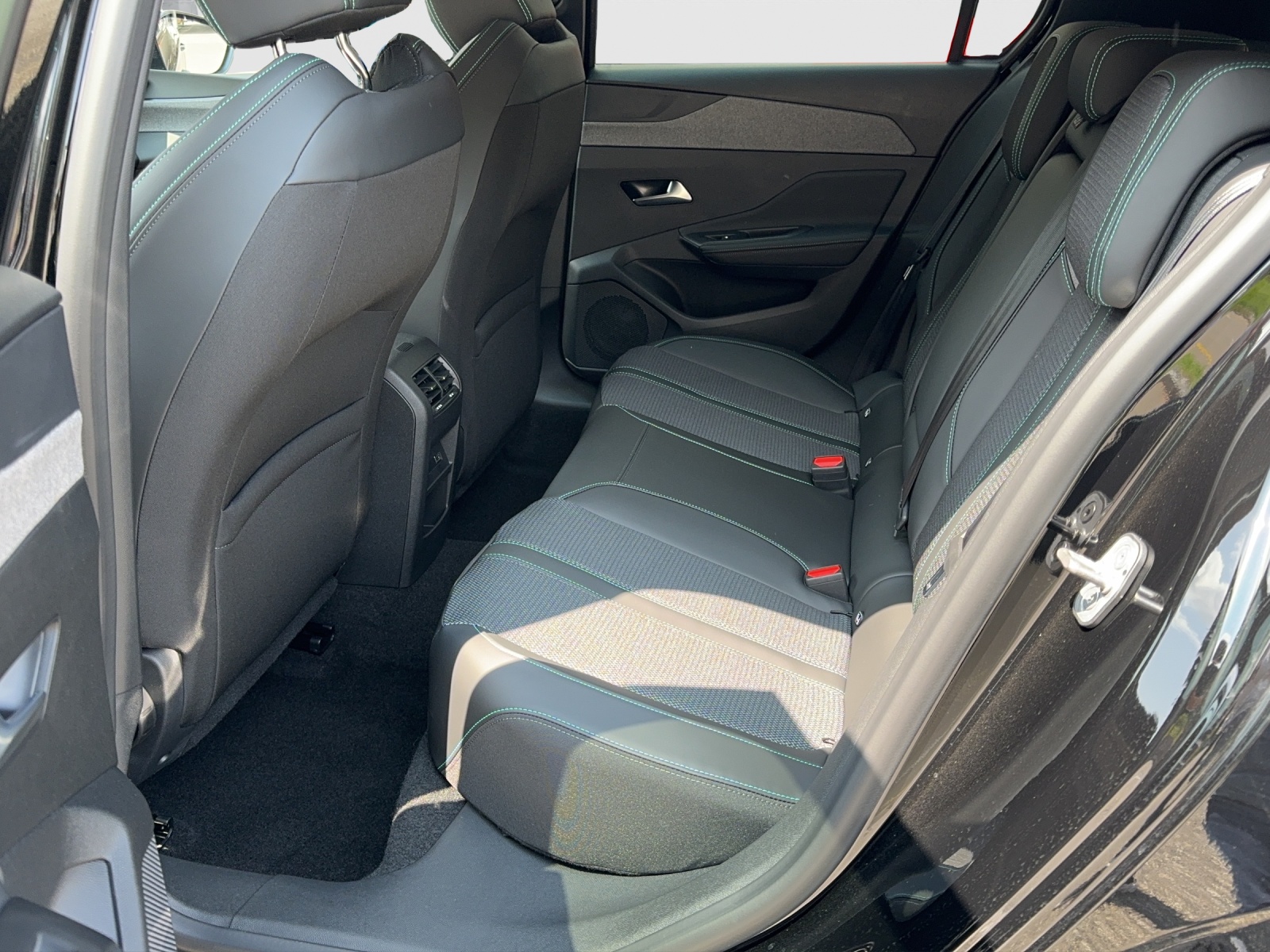 PEUGEOT 308 NEW e Allure 54kWh-image-7