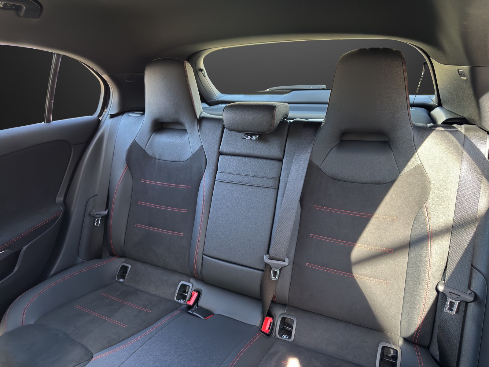 MERCEDES-BENZ A 250 4Matic 8G-DCT-image-14