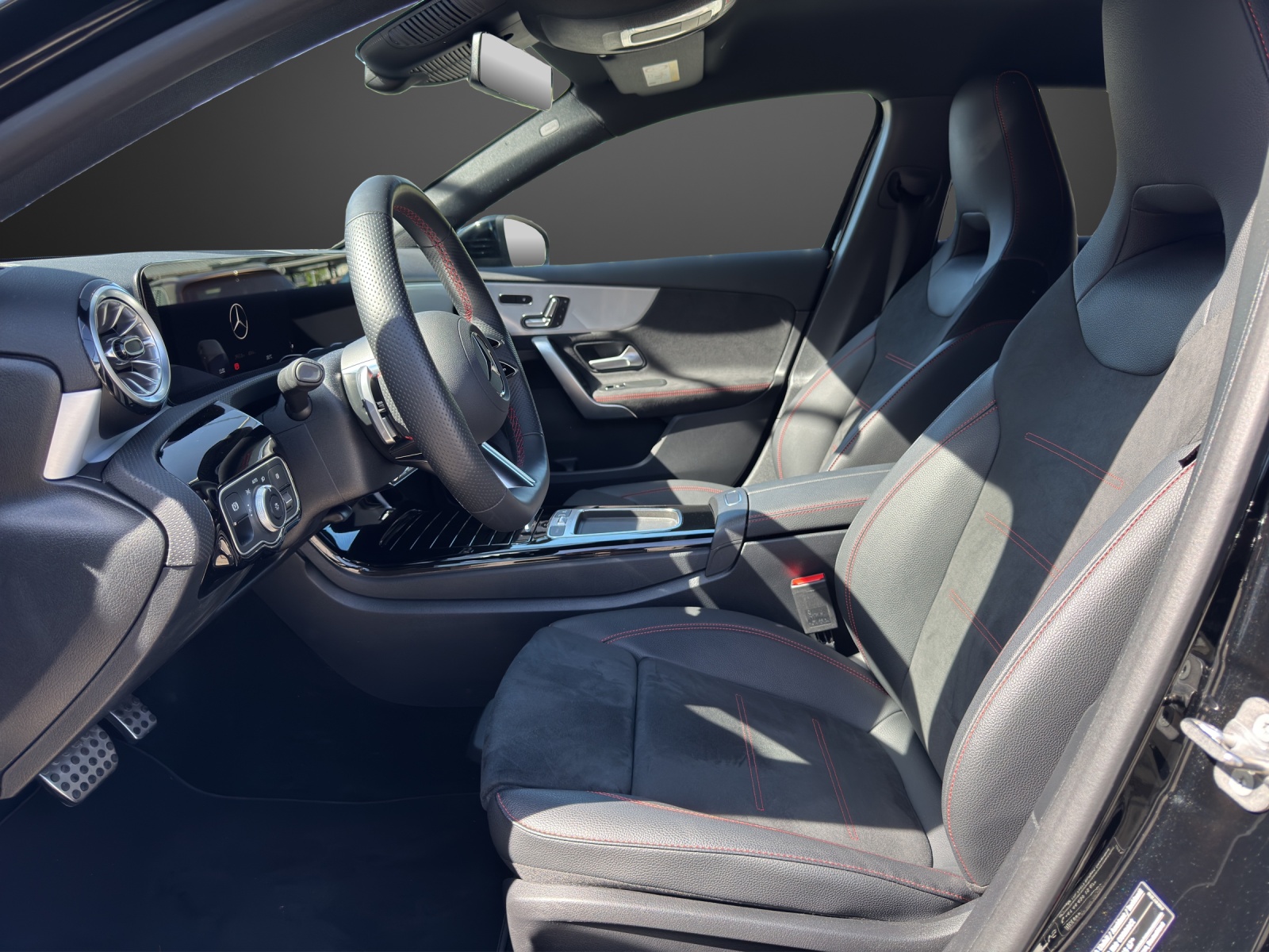 MERCEDES-BENZ A 250 4Matic 8G-DCT-image-9